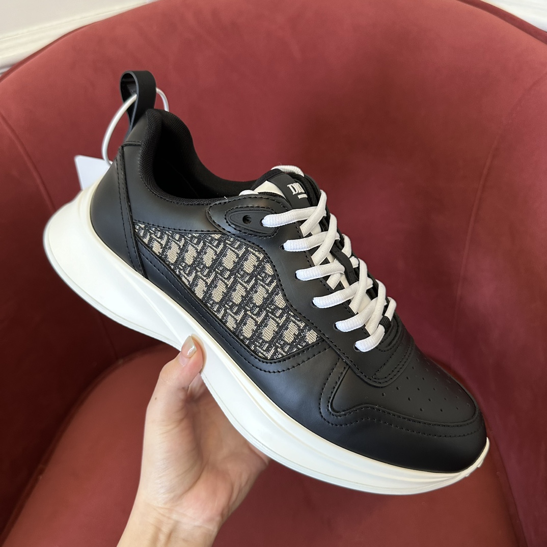 DIOR B25 RUNNER