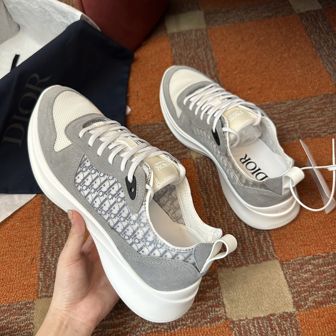 DIOR B25 RUNNER