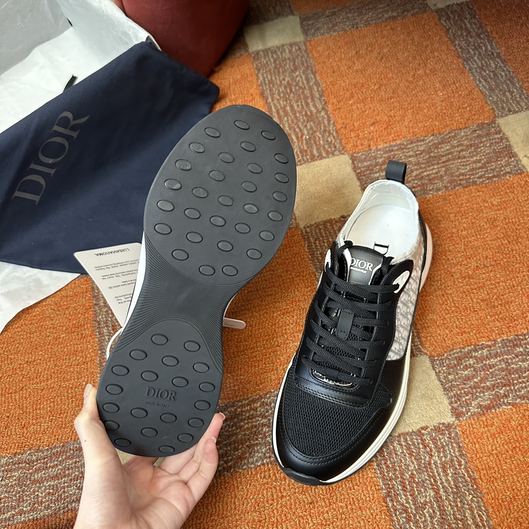 DIOR B25 RUNNER