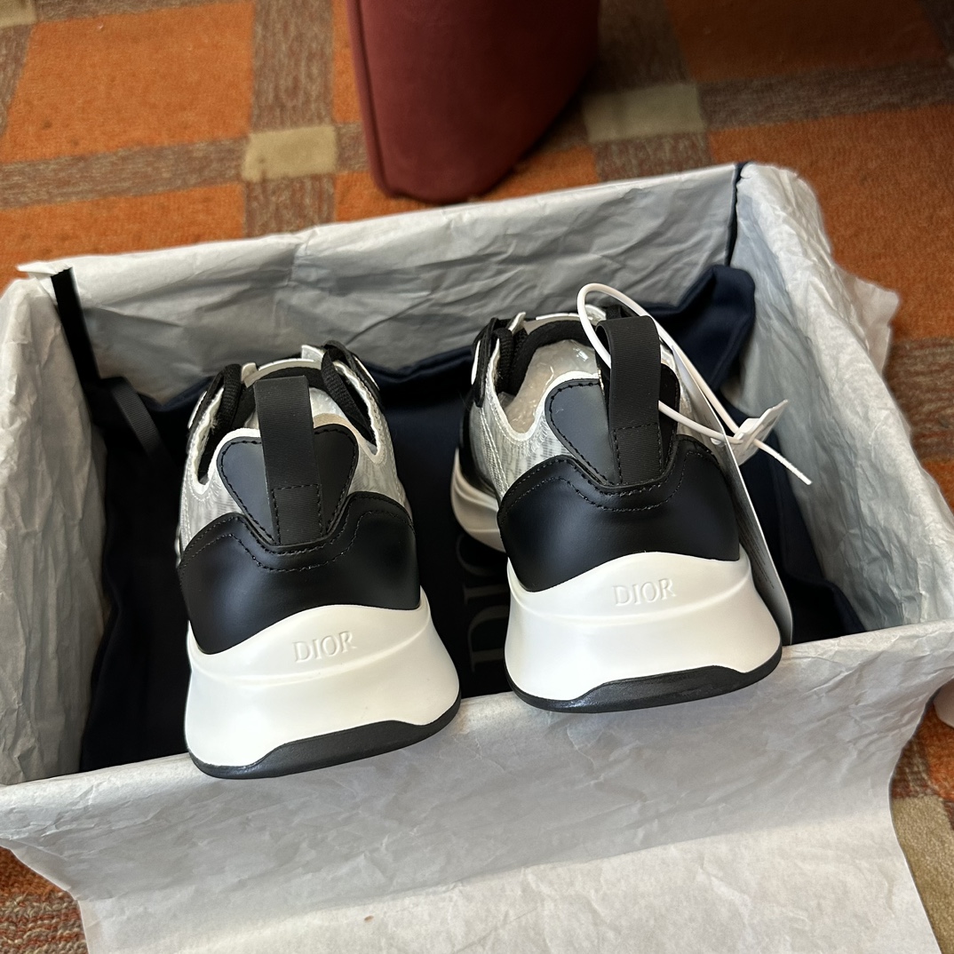 DIOR B25 RUNNER