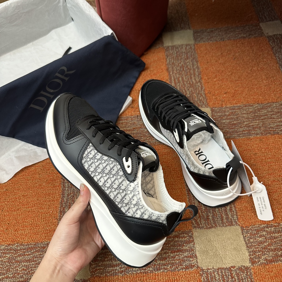 DIOR B25 RUNNER