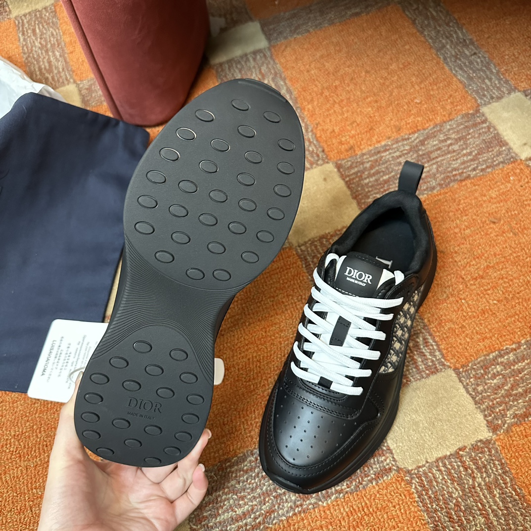 DIOR B25 RUNNER