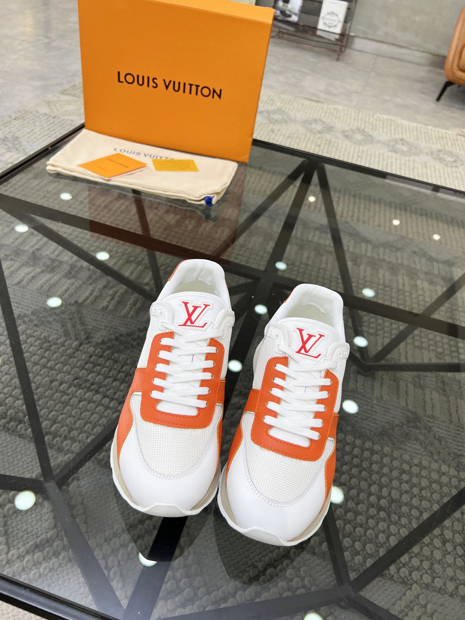 LOUIS VUITTON RUN AWAY SNEAKER 