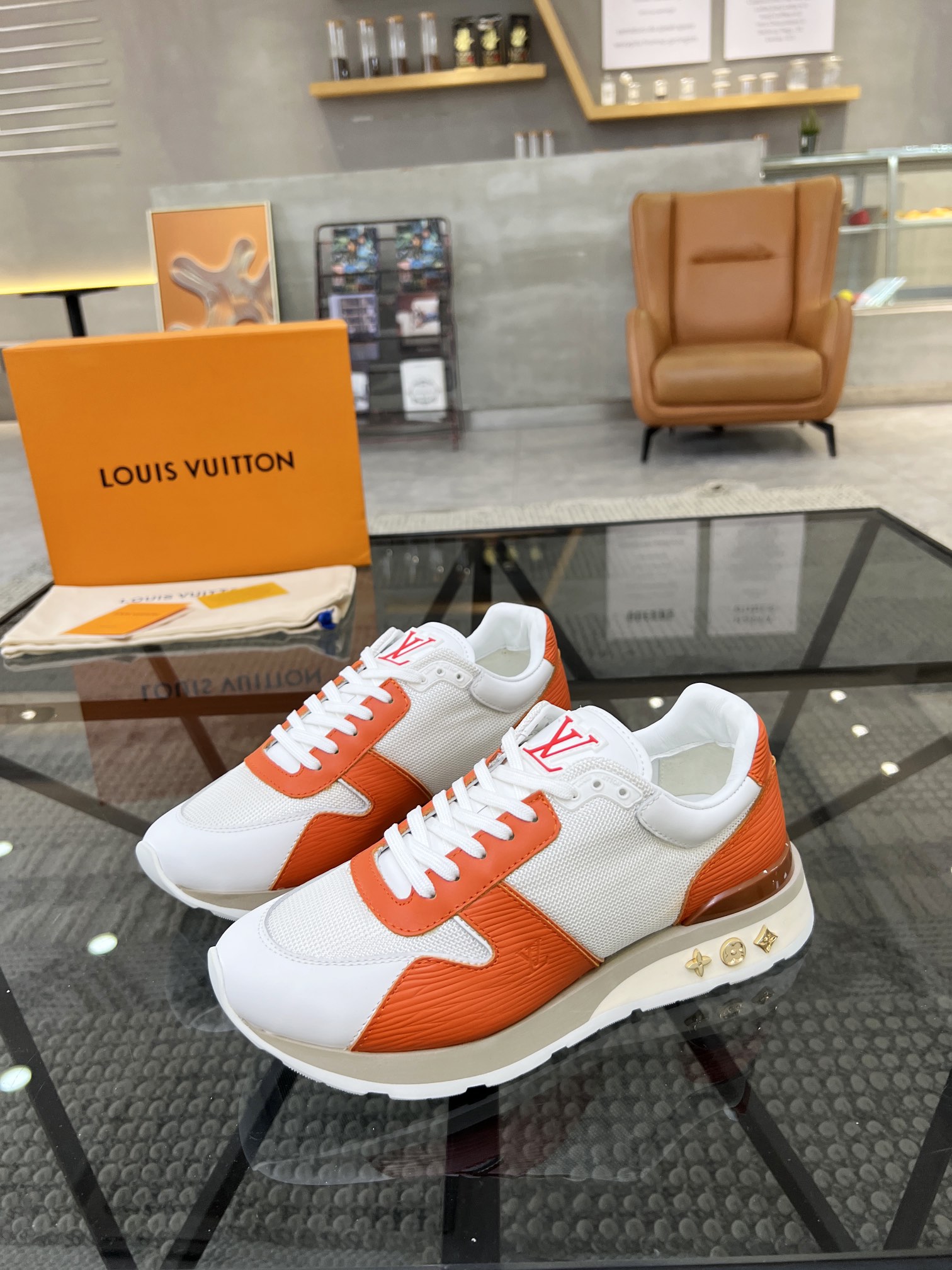 LOUIS VUITTON RUN AWAY SNEAKER 