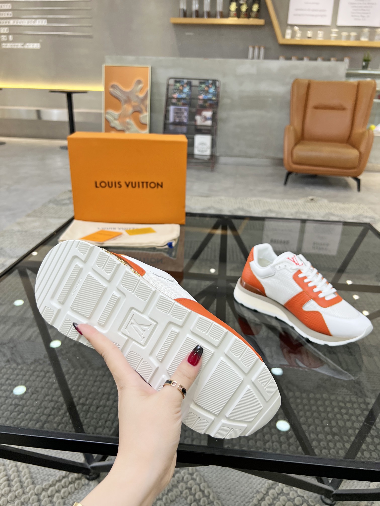 LOUIS VUITTON RUN AWAY SNEAKER 