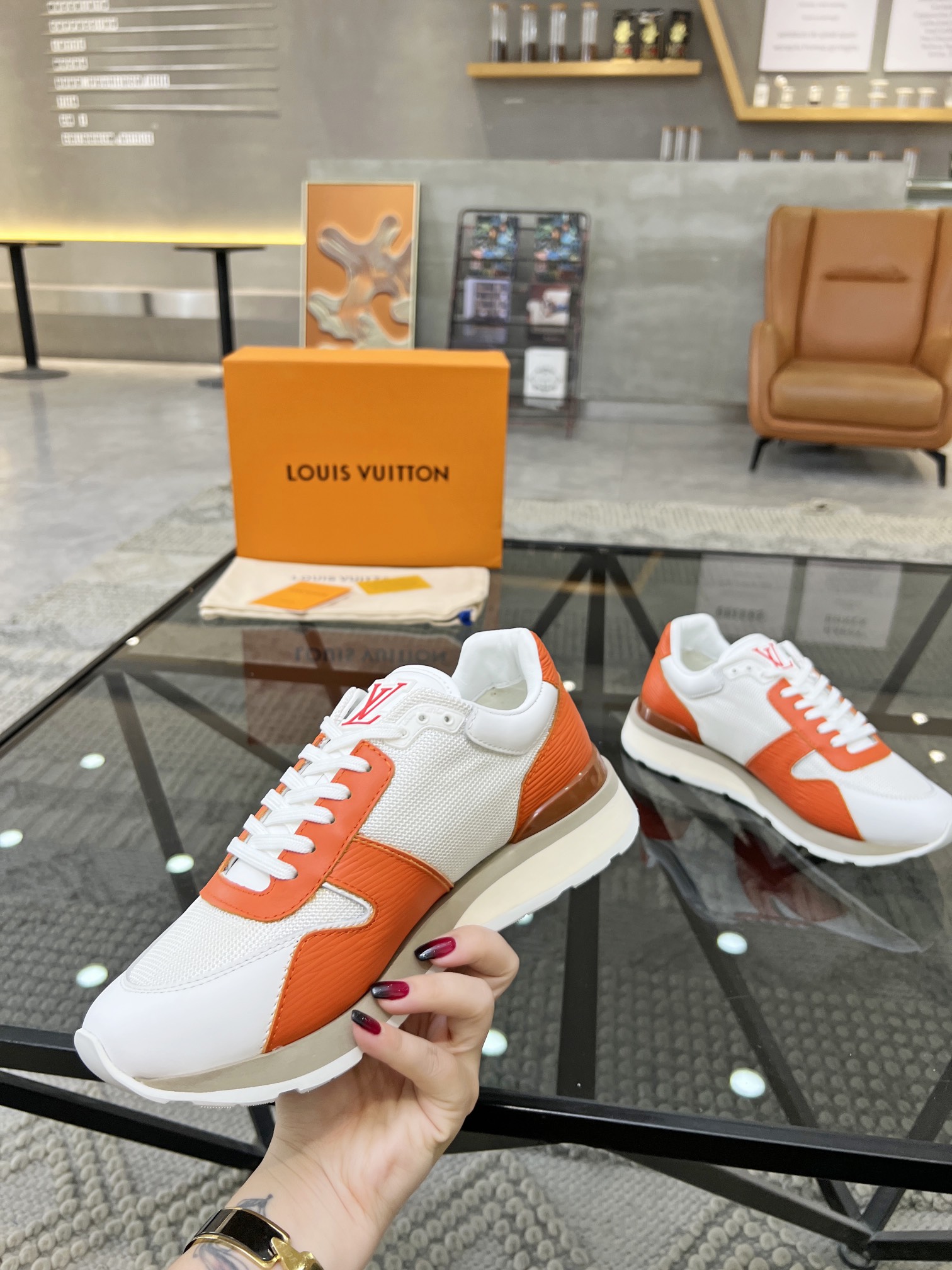 LOUIS VUITTON RUN AWAY SNEAKER 
