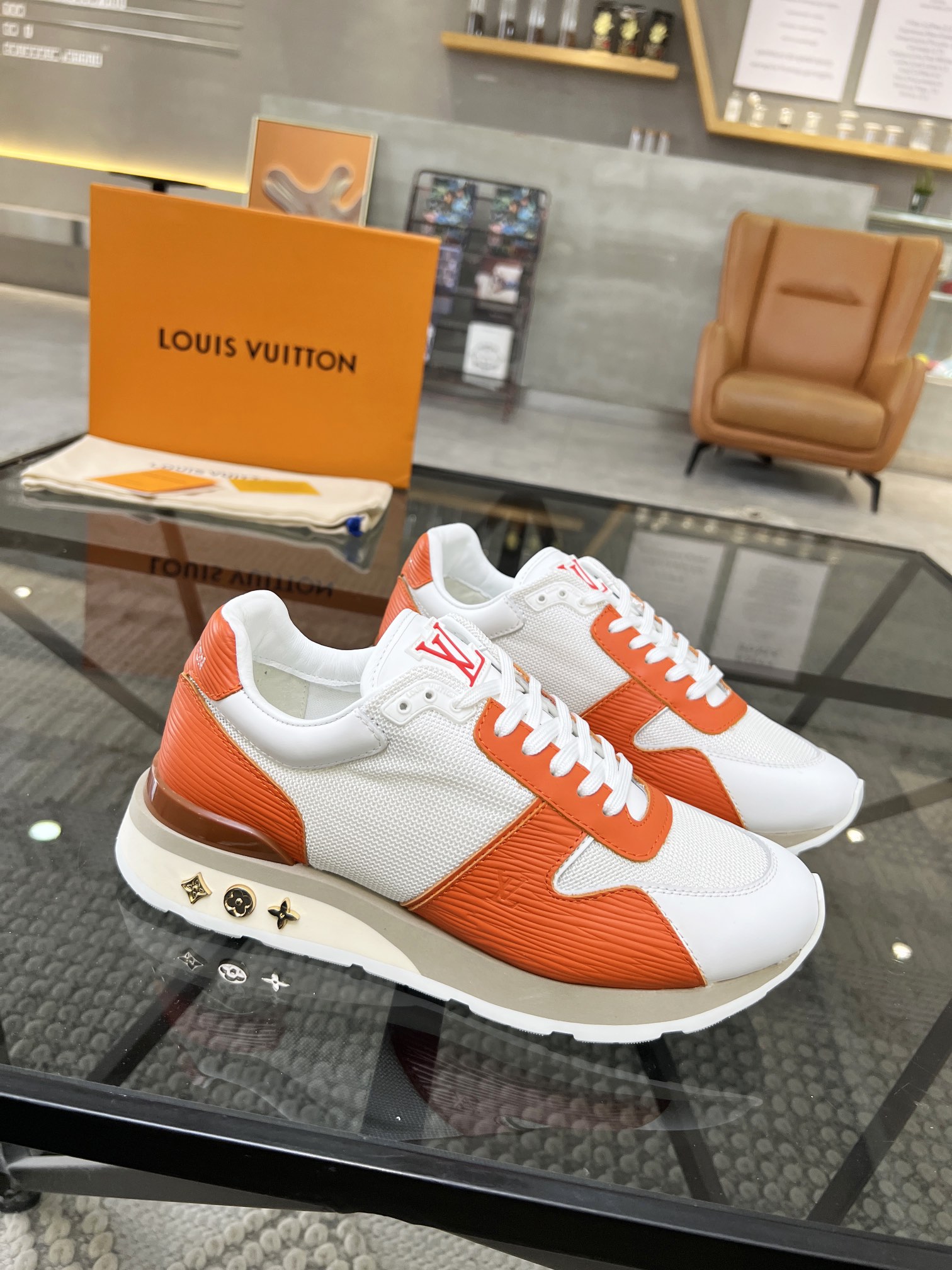 LOUIS VUITTON RUN AWAY SNEAKER 