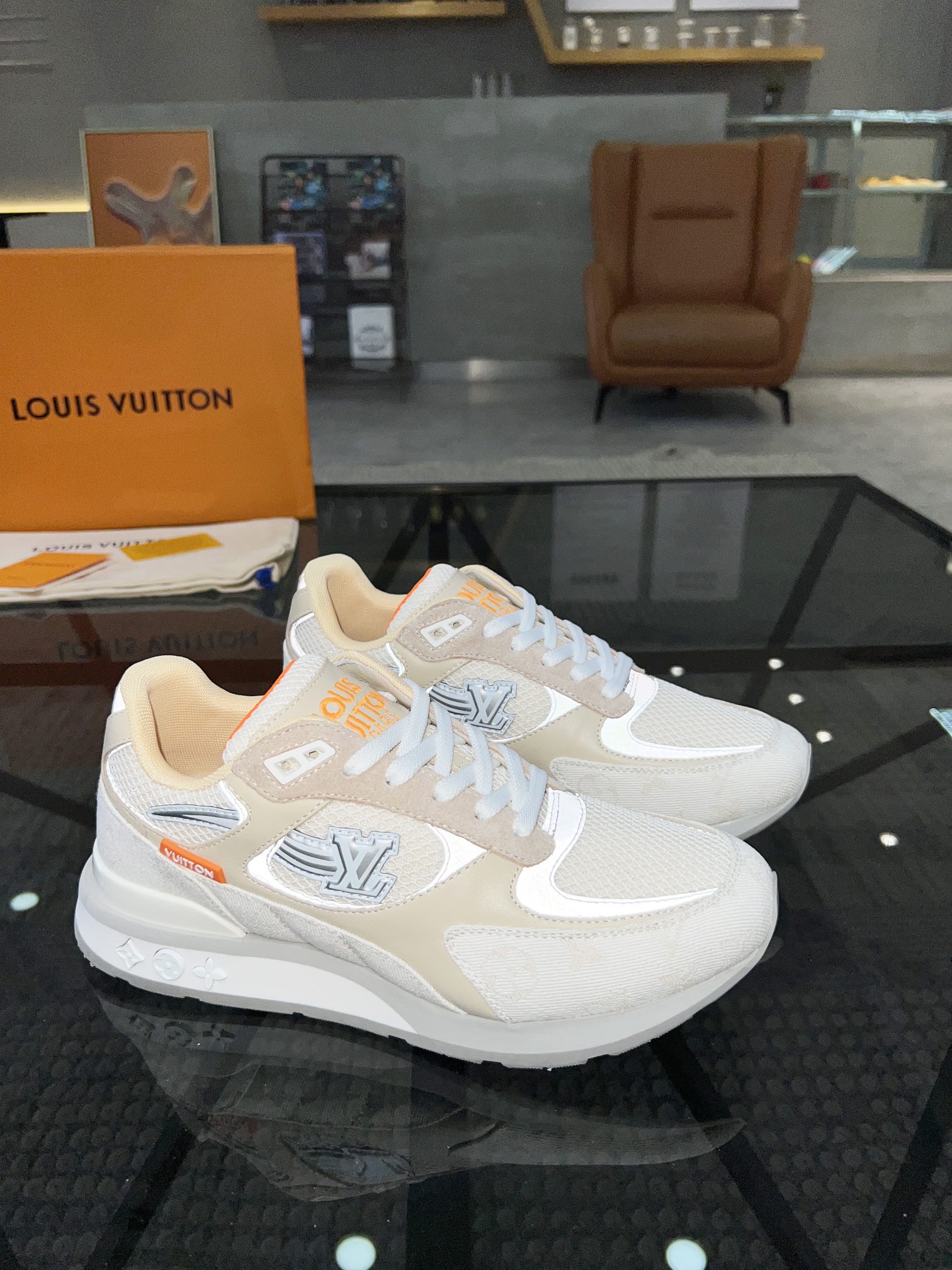LOUIS VUITTON RUN AWAY SNEAKER 