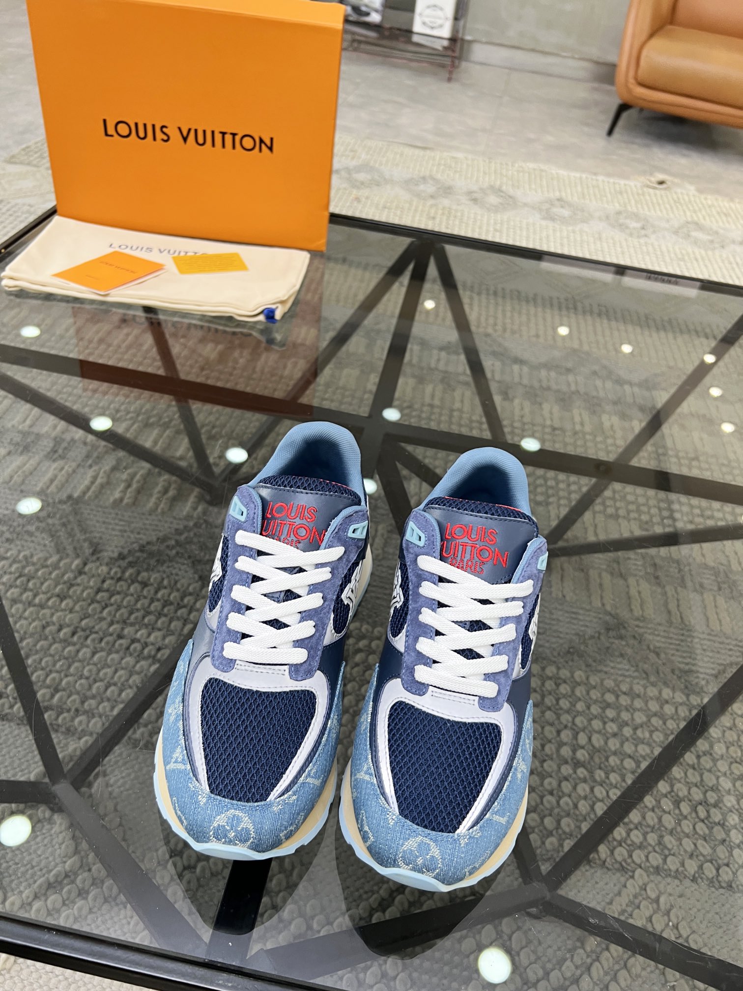 LOUIS VUITTON RUN AWAY SNEAKER 