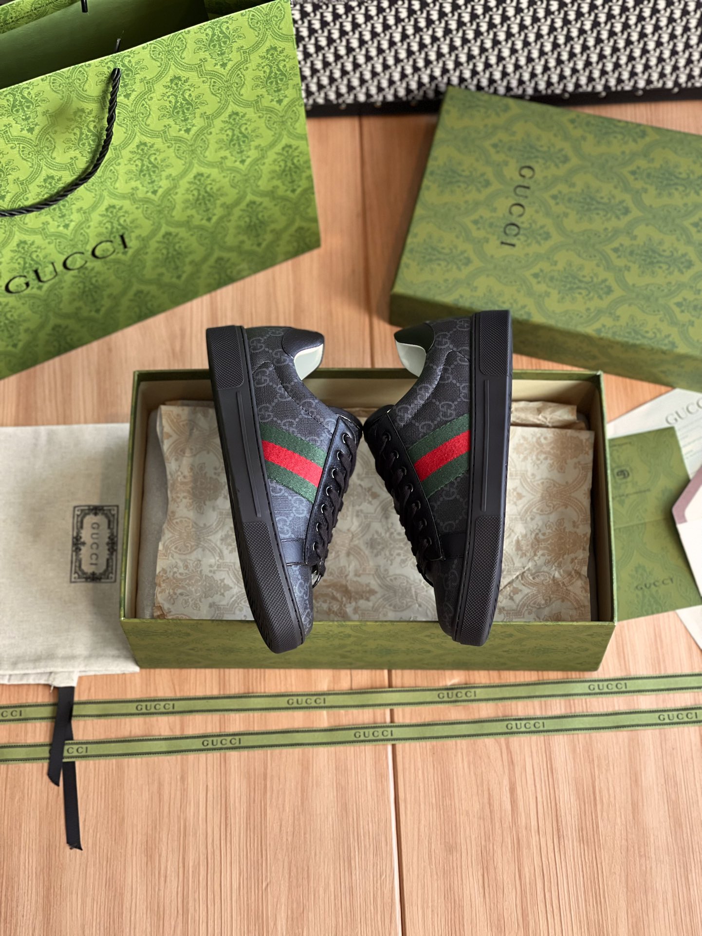 GUCCI SNEAKER