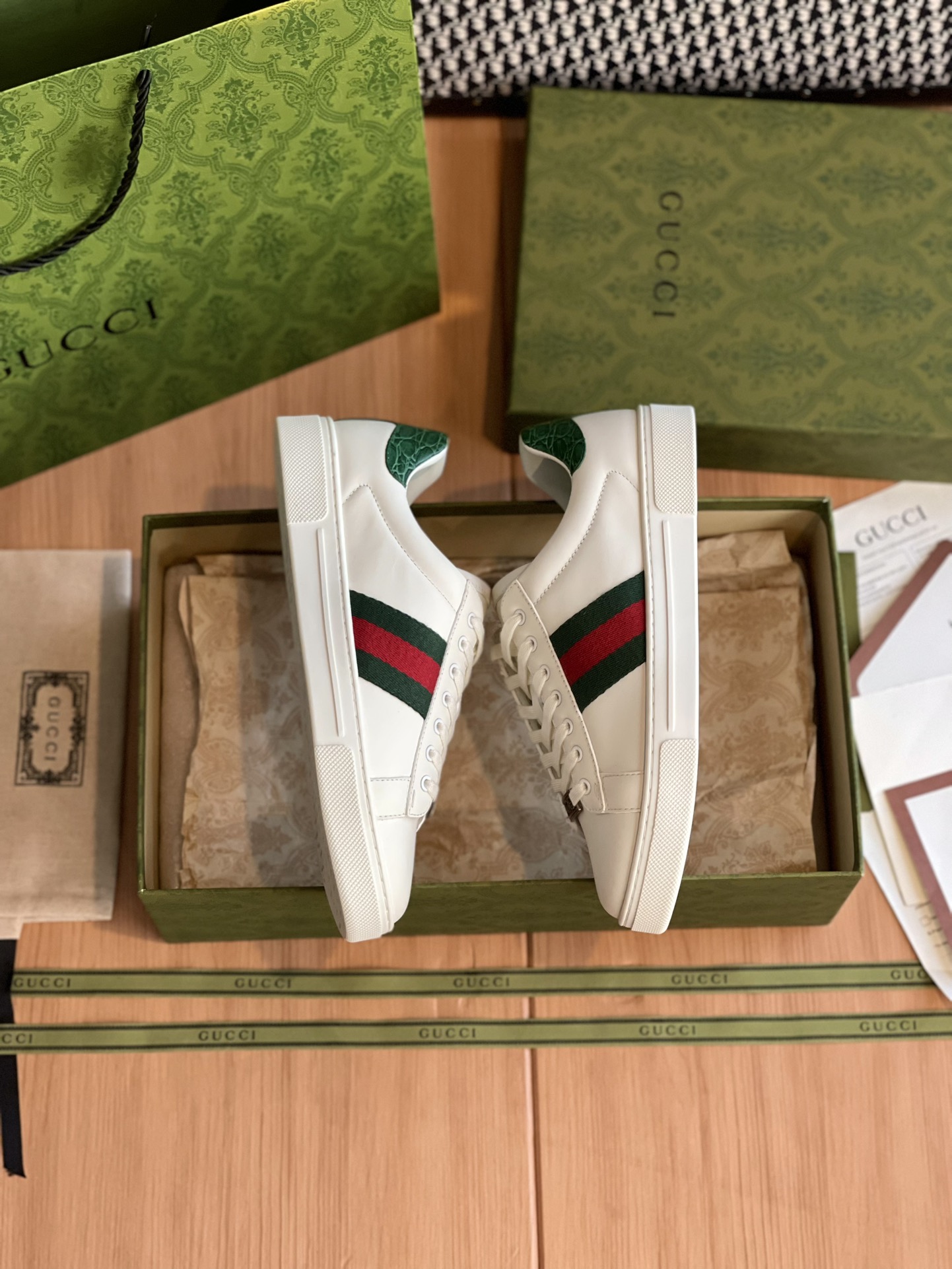 GUCCI SNEAKER