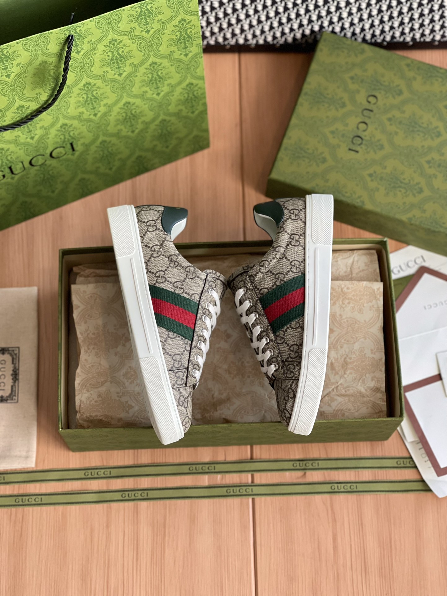 GUCCI SNEAKER