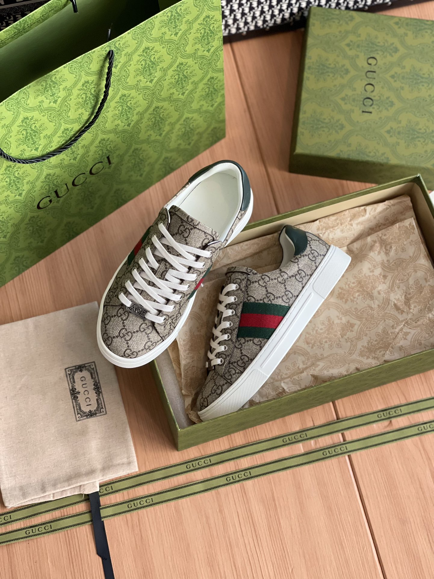 GUCCI SNEAKER