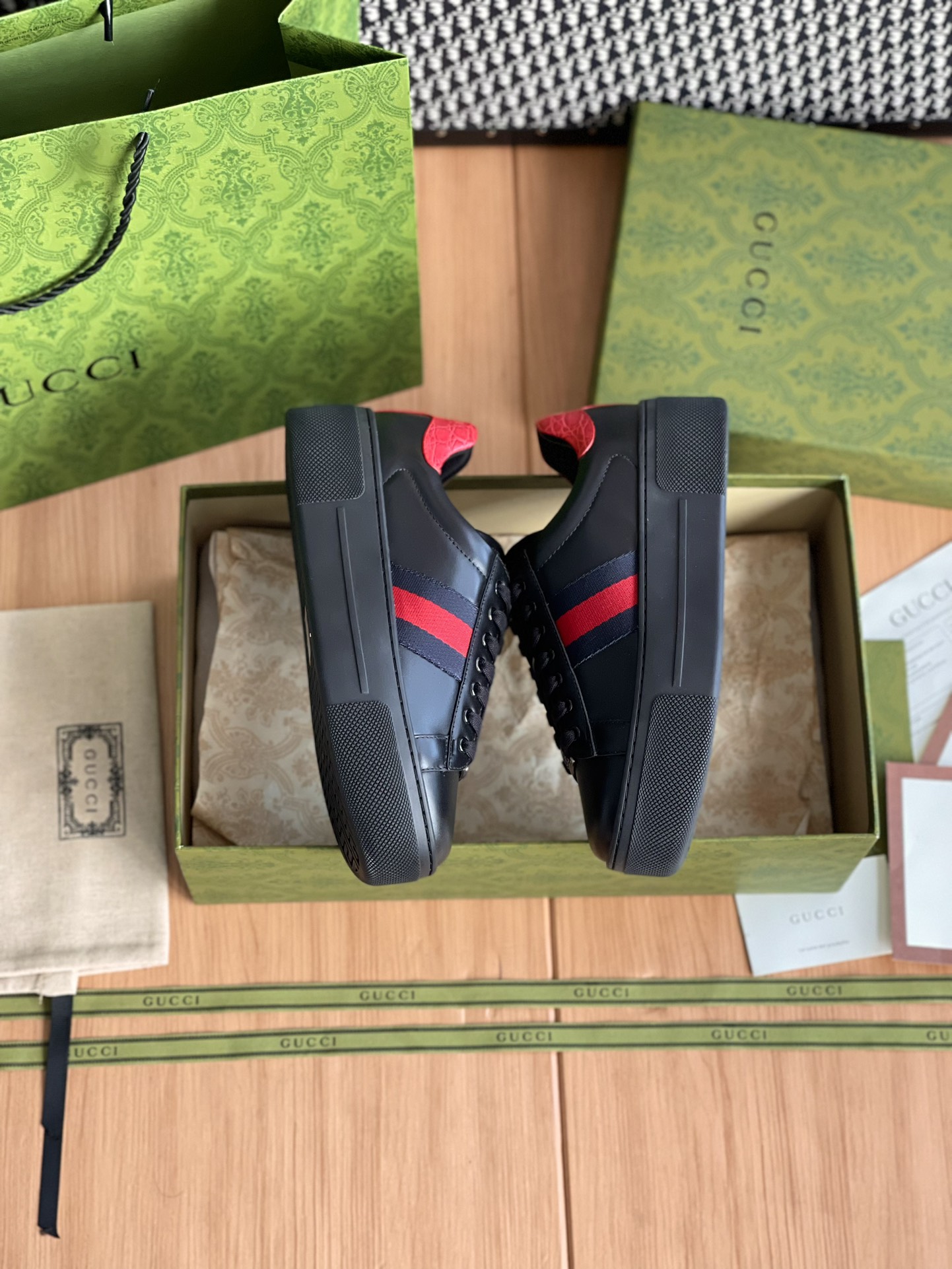 GUCCI SNEAKER