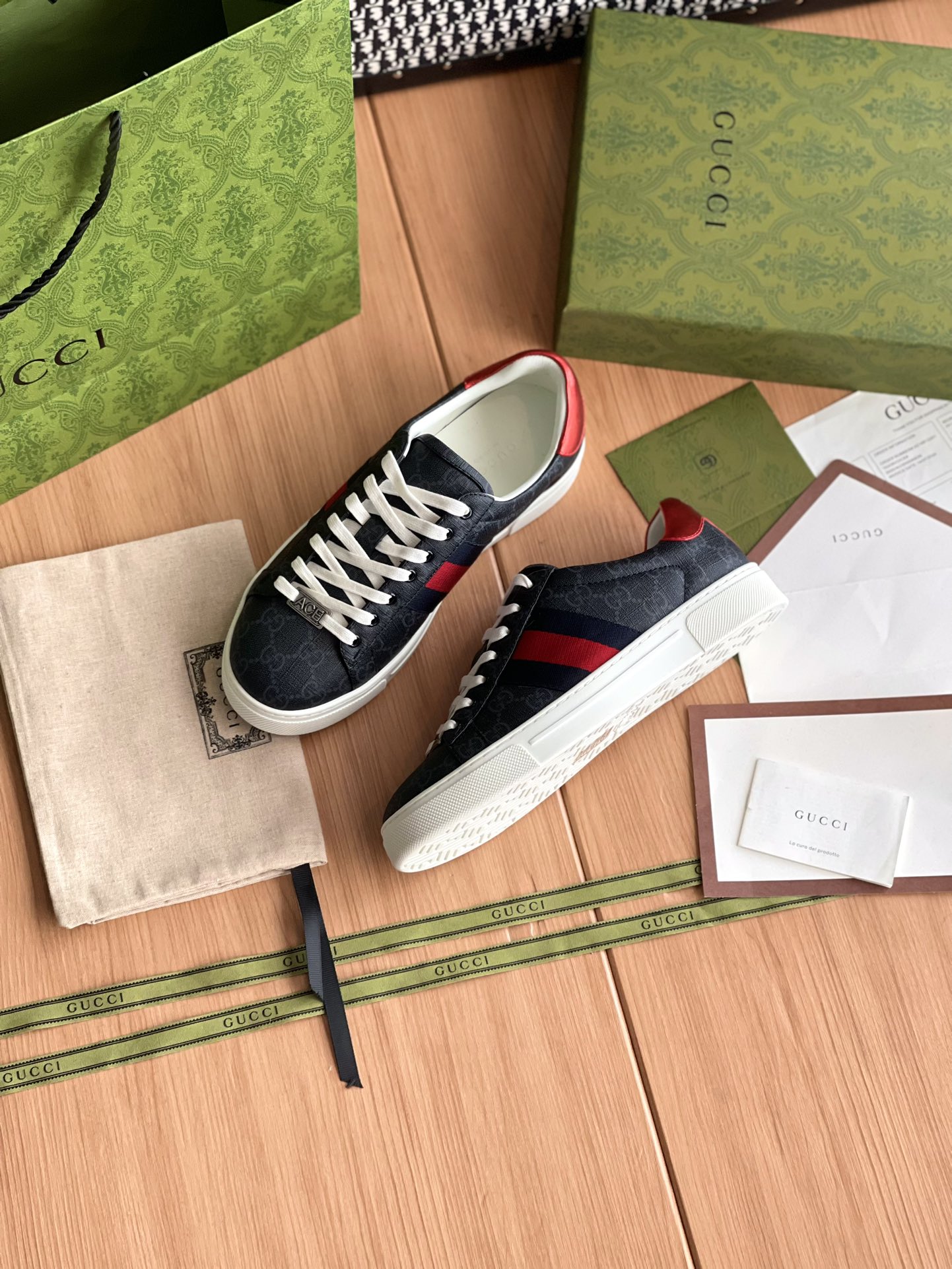 GUCCI SNEAKER