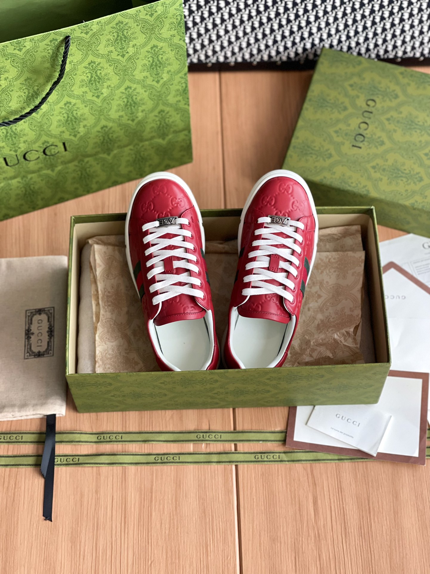 GUCCI SNEAKER