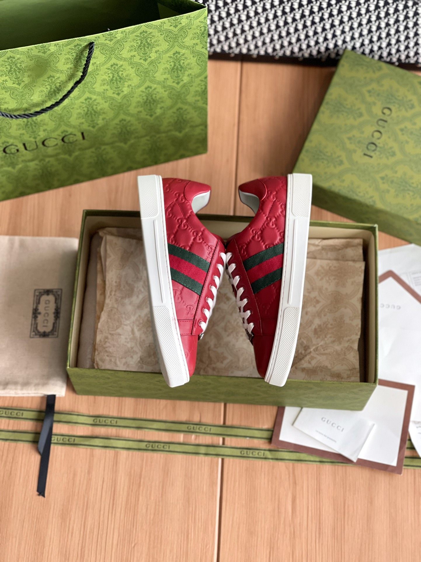 GUCCI SNEAKER