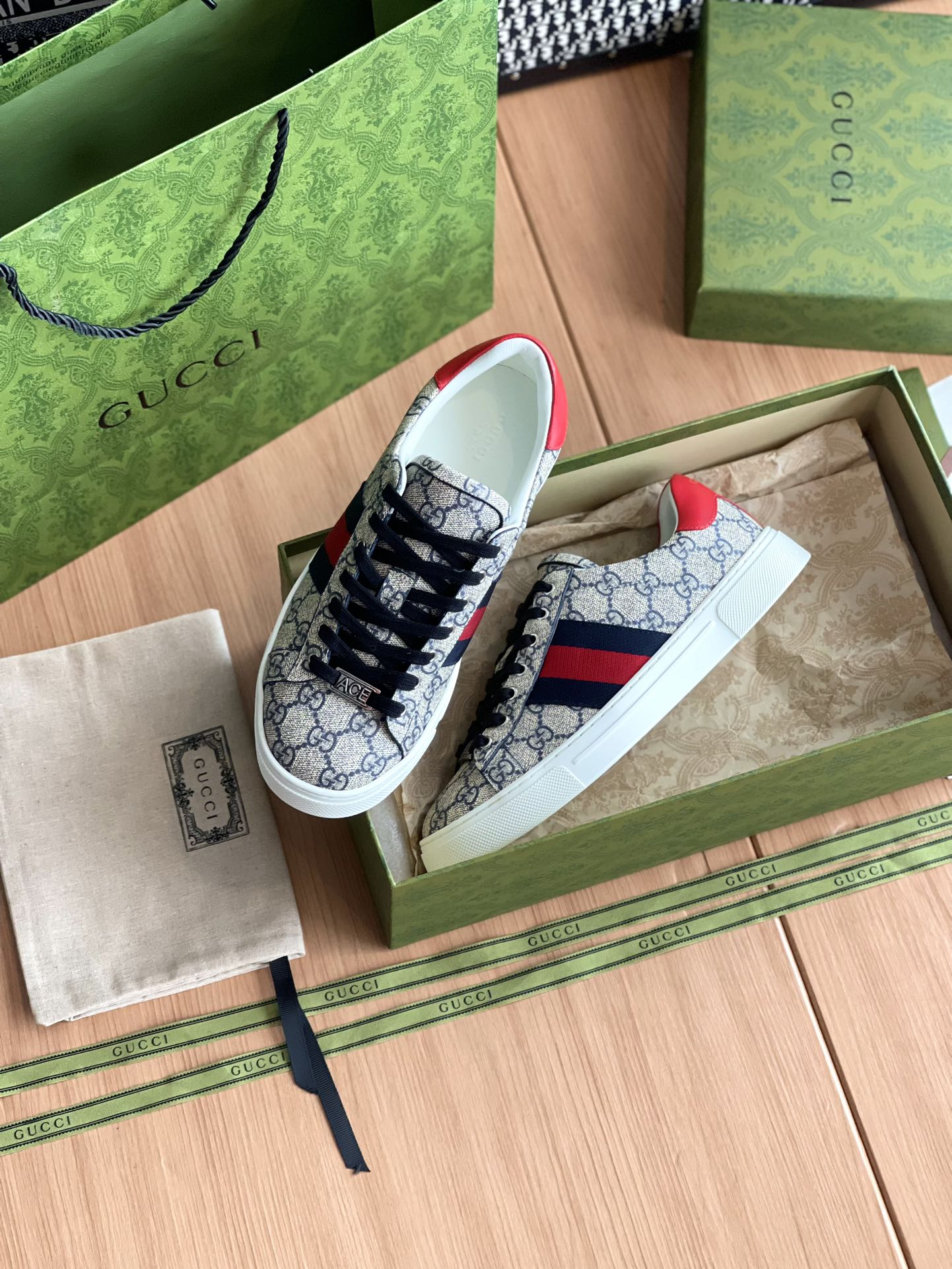 GUCCI SNEAKER