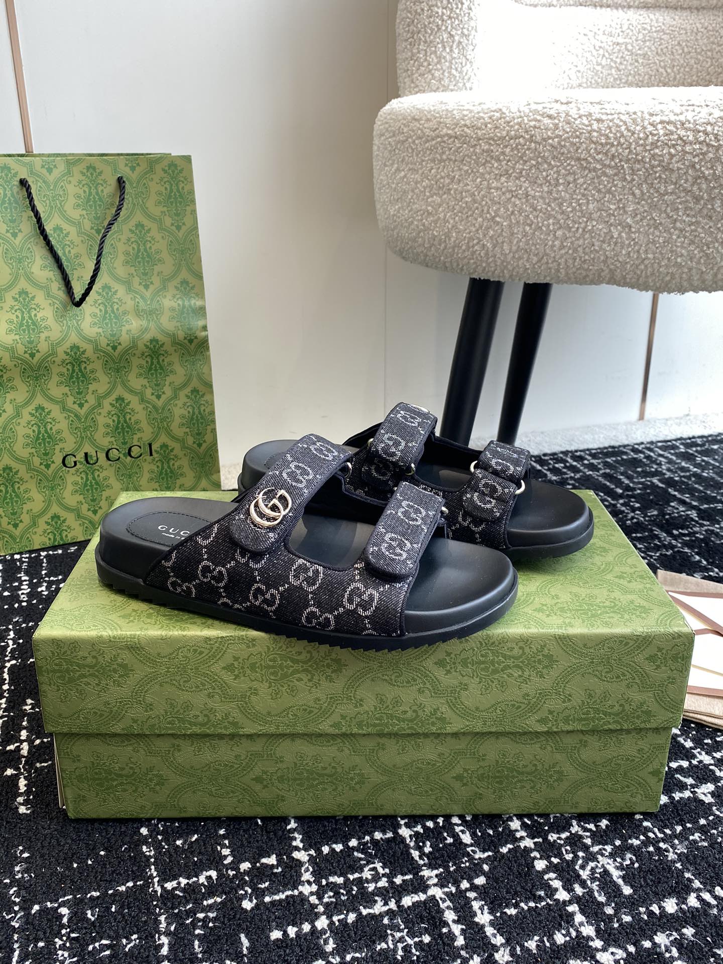 GUCCI 