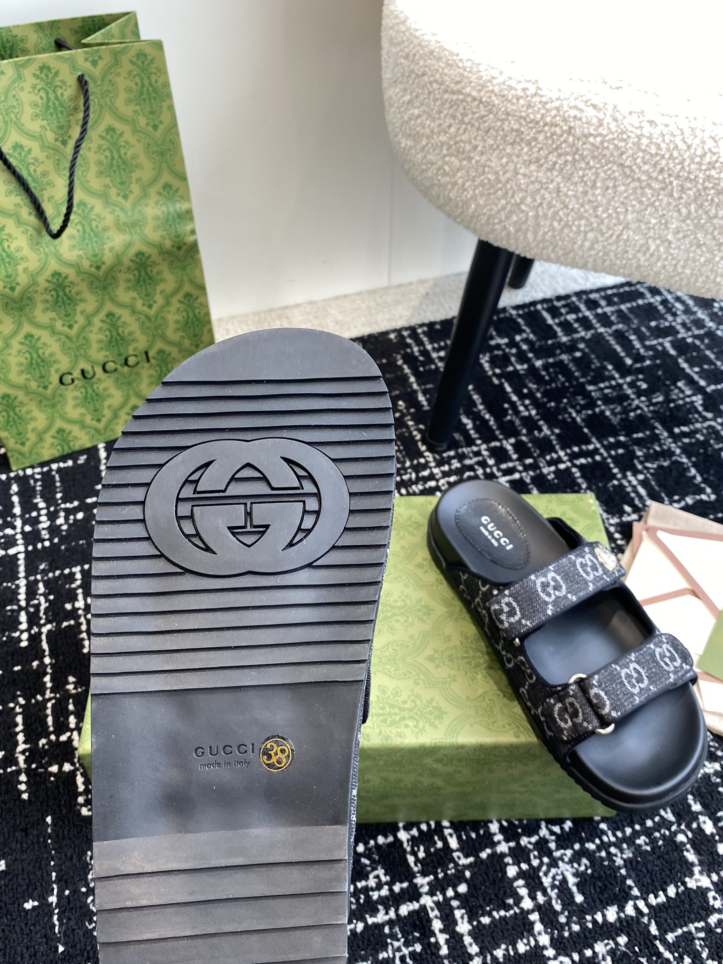 GUCCI 