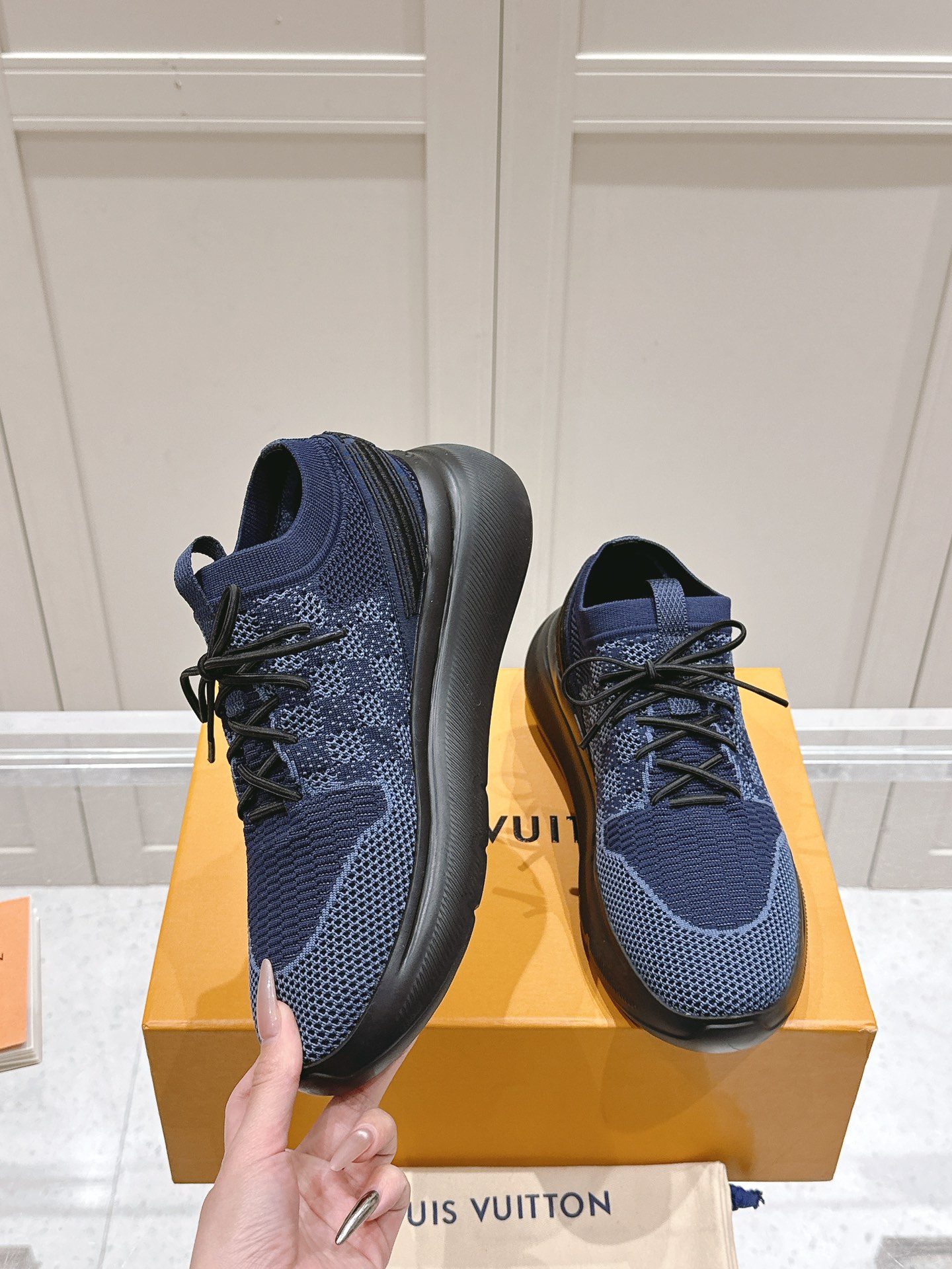 LV