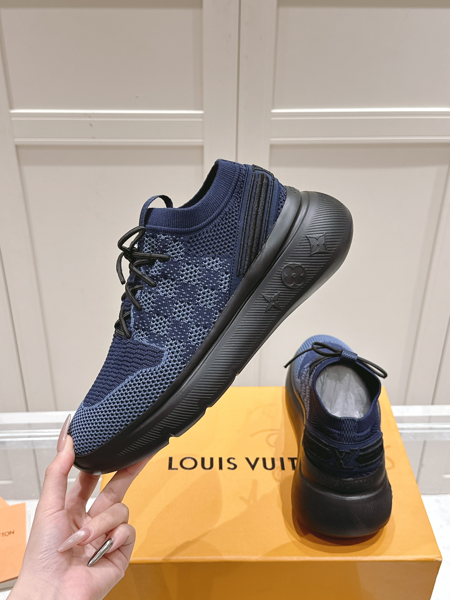 LV