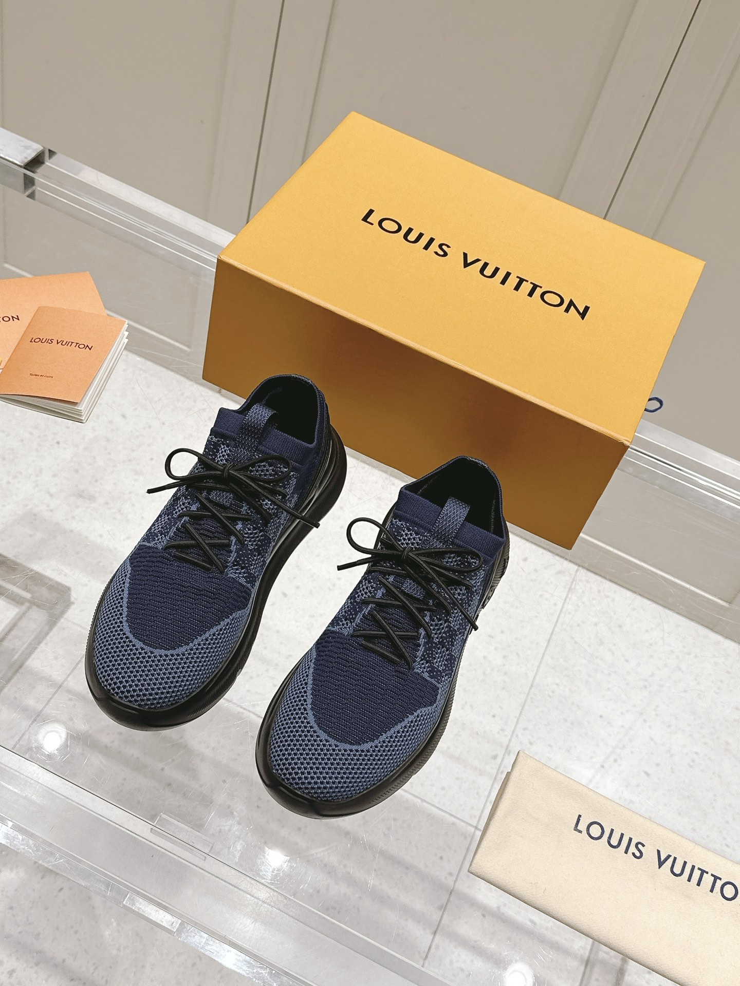 LV