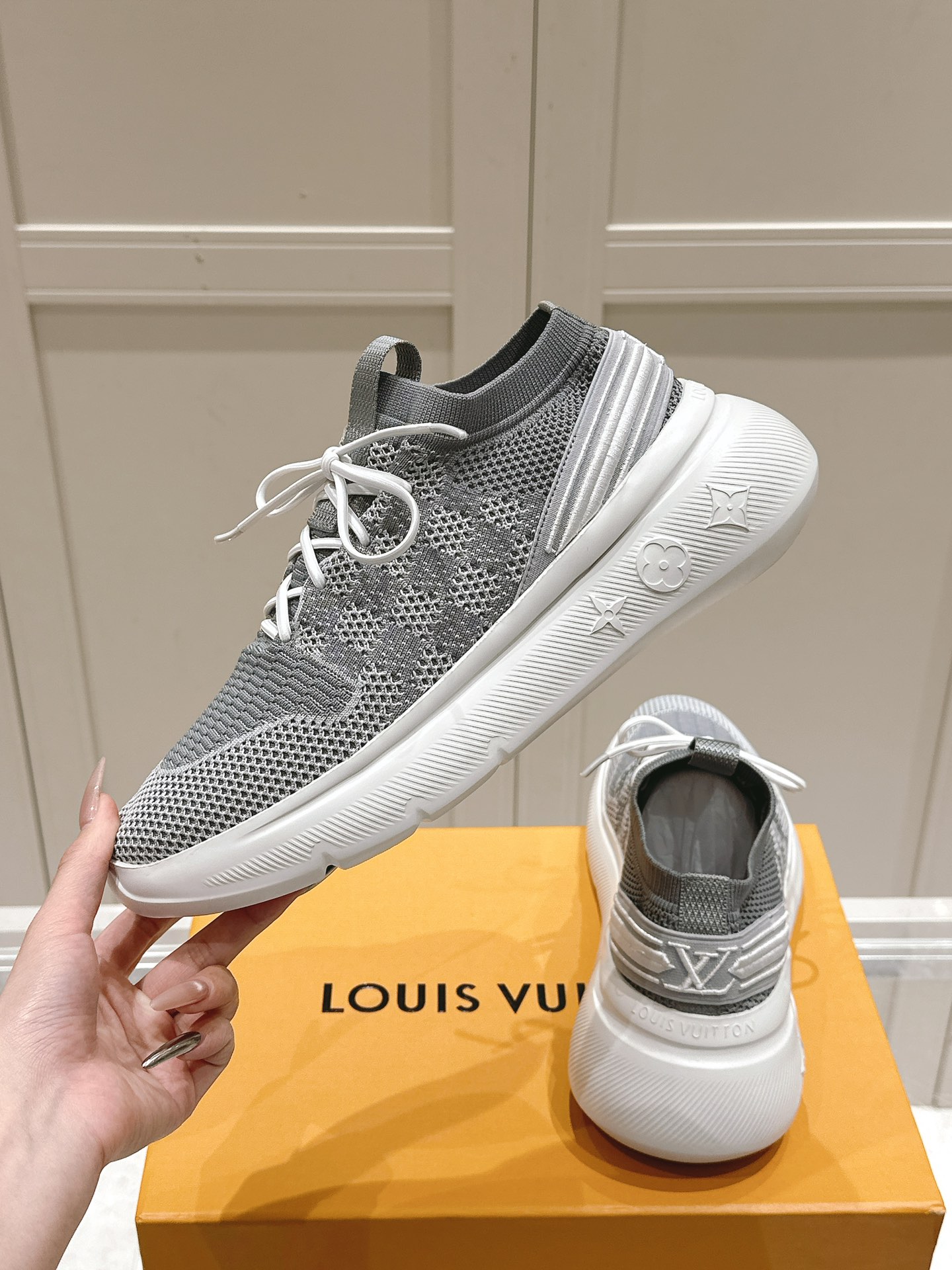 LV
