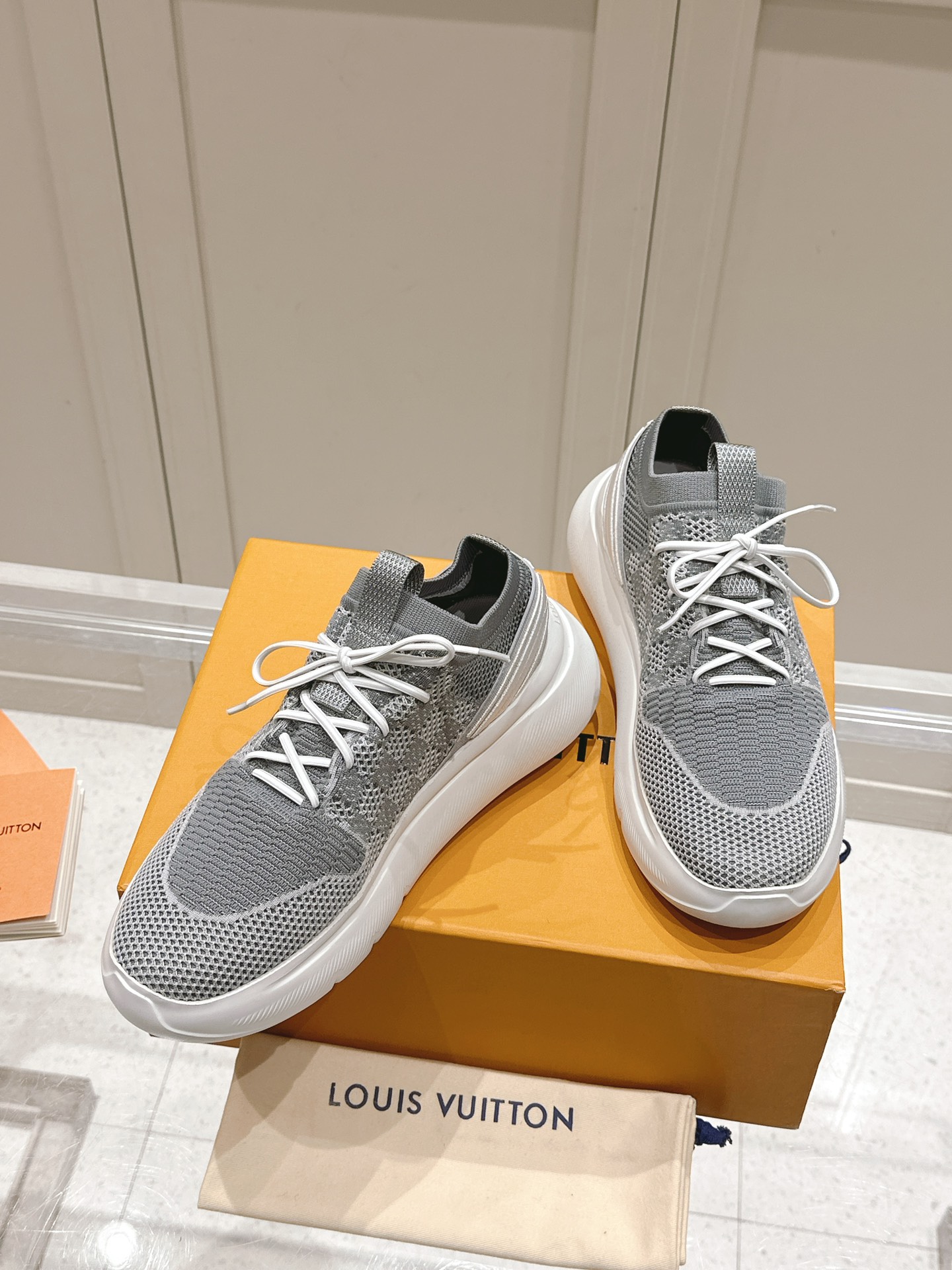 LV