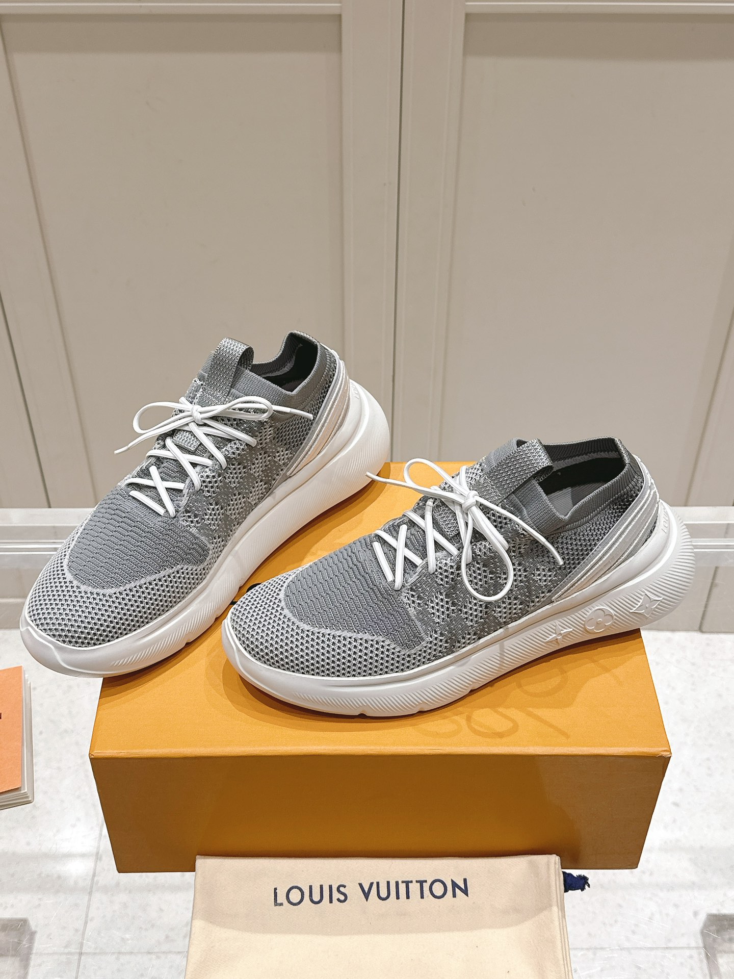 LV