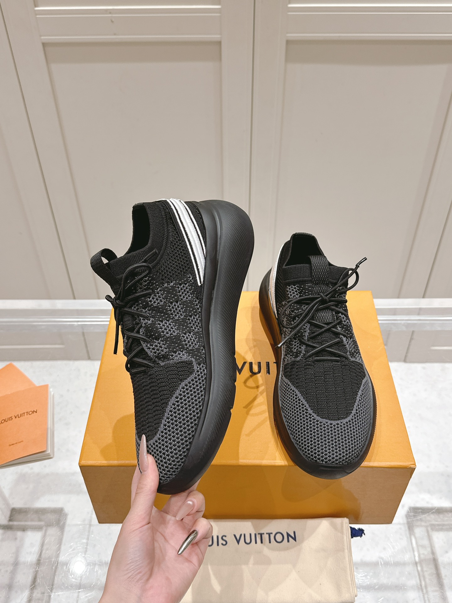 LV