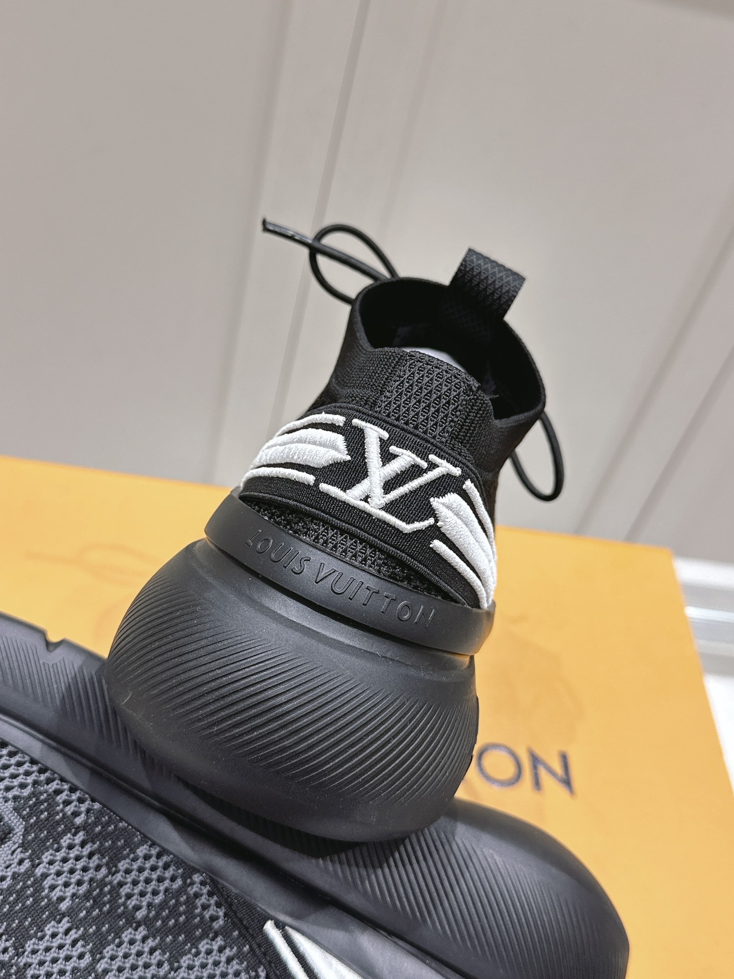 LV