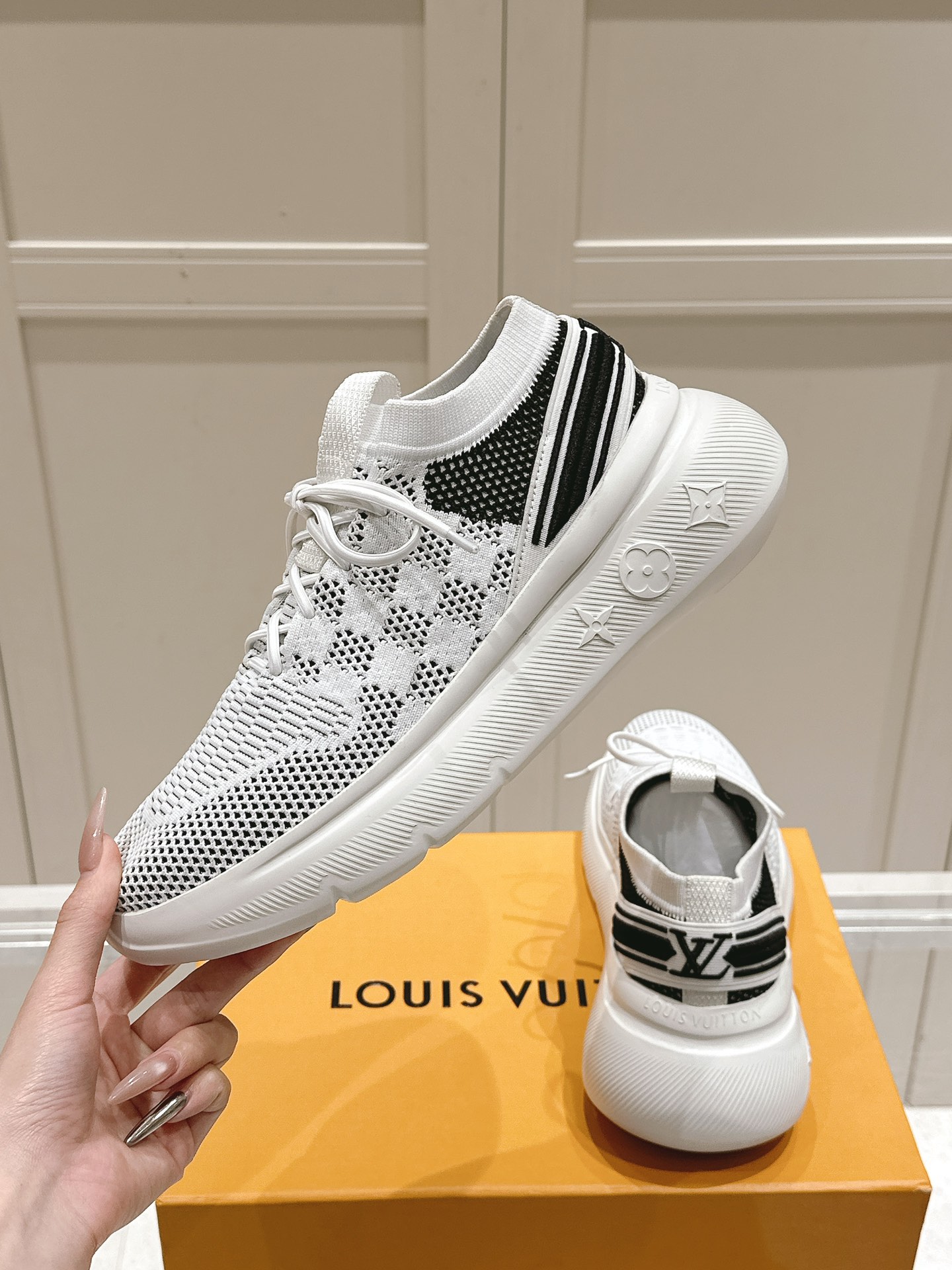 LV