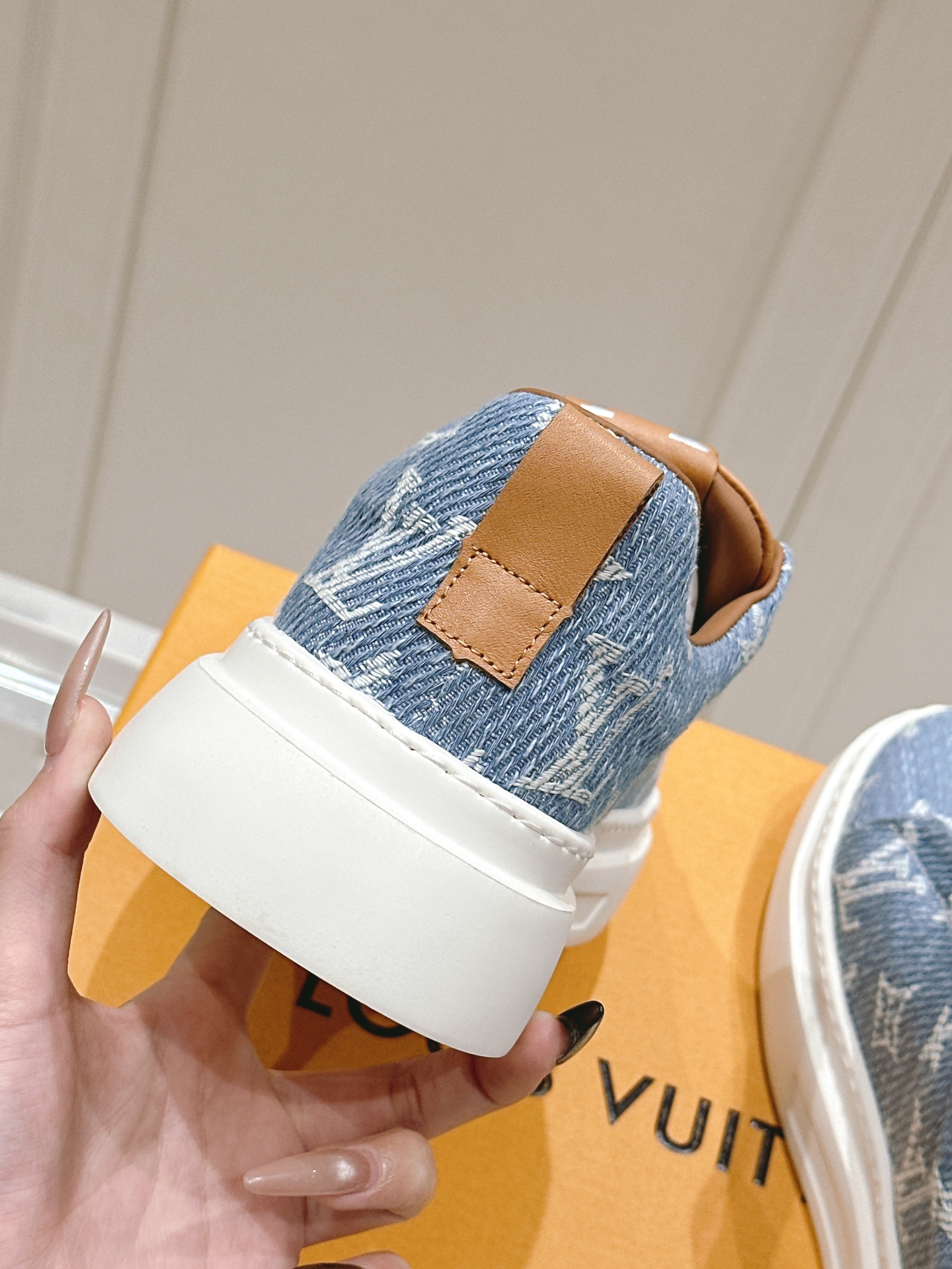 LV