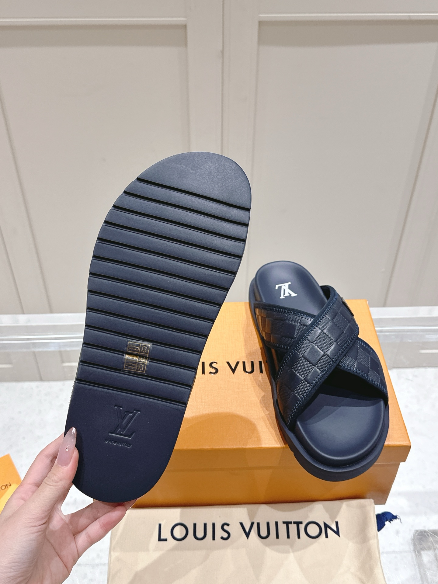 LV