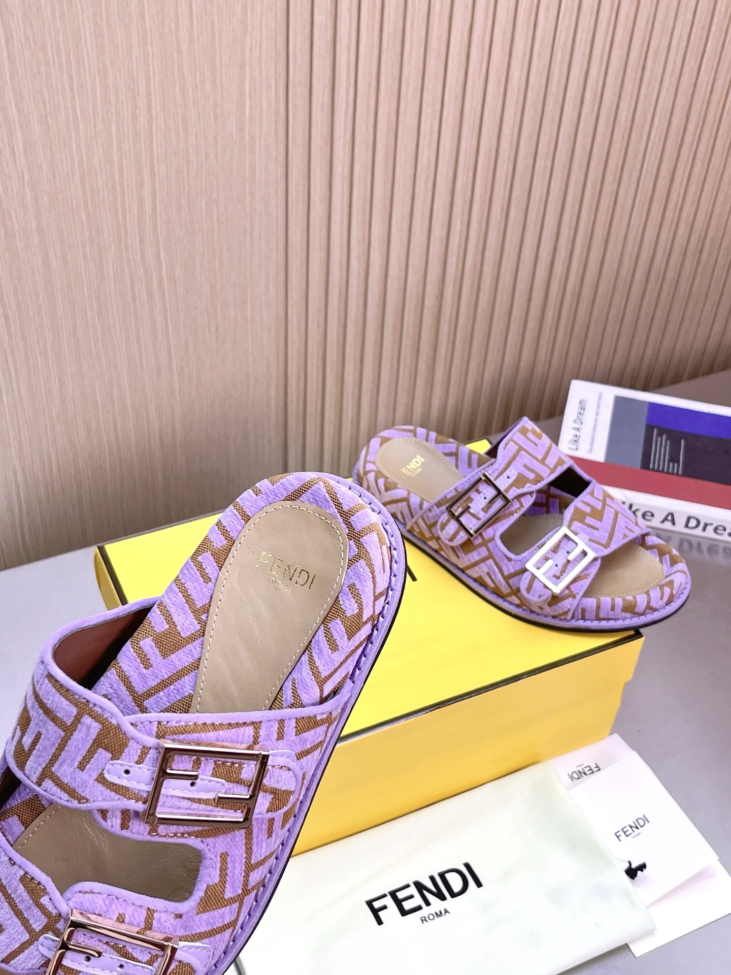 FENDI SLIDES