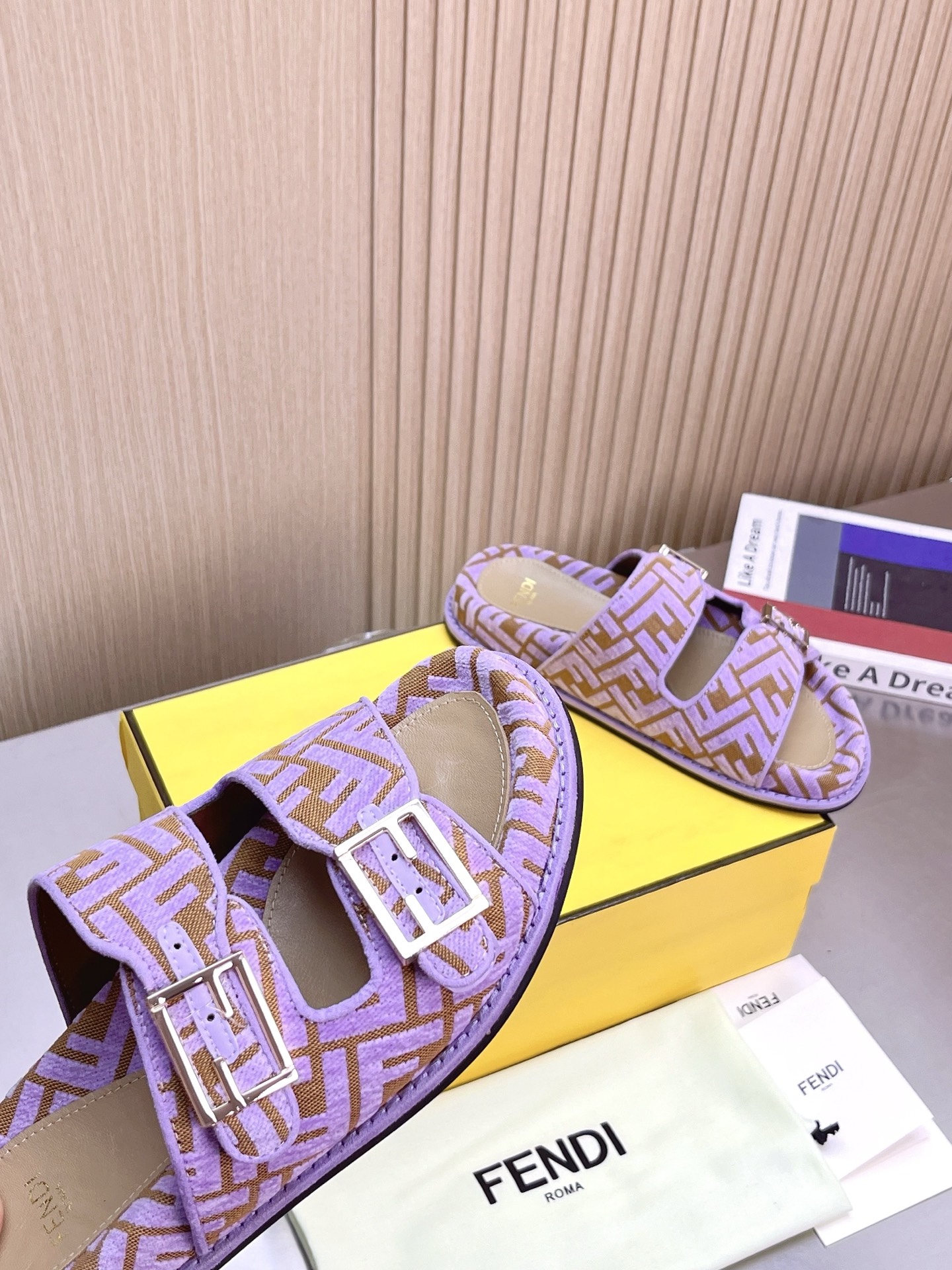 FENDI SLIDES
