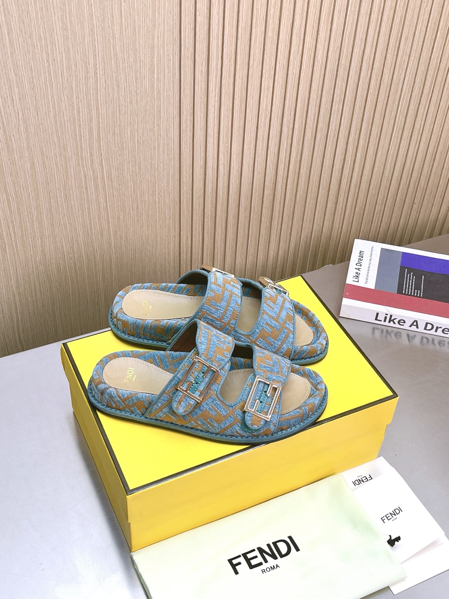 FENDI SLIDES