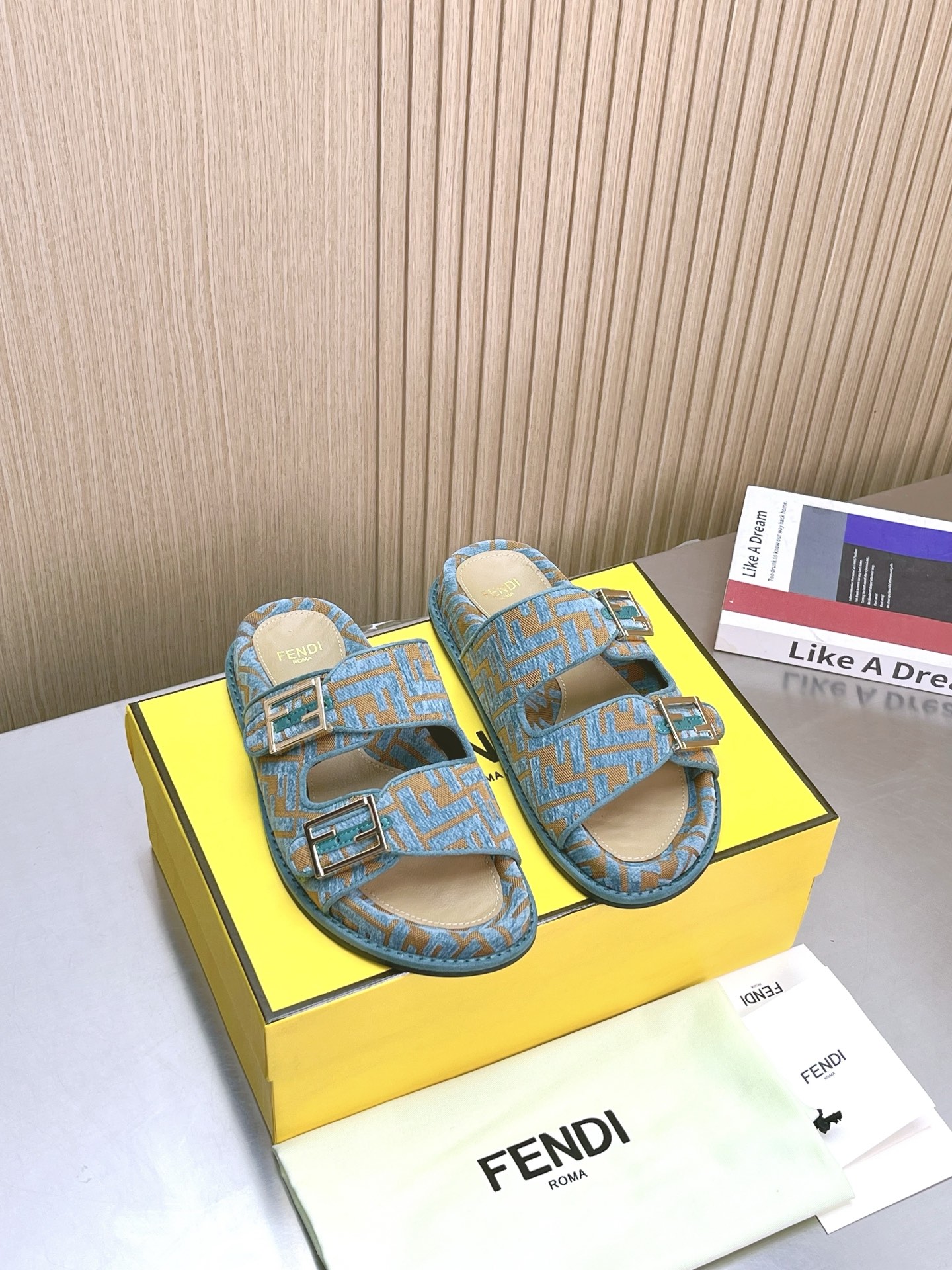 FENDI SLIDES