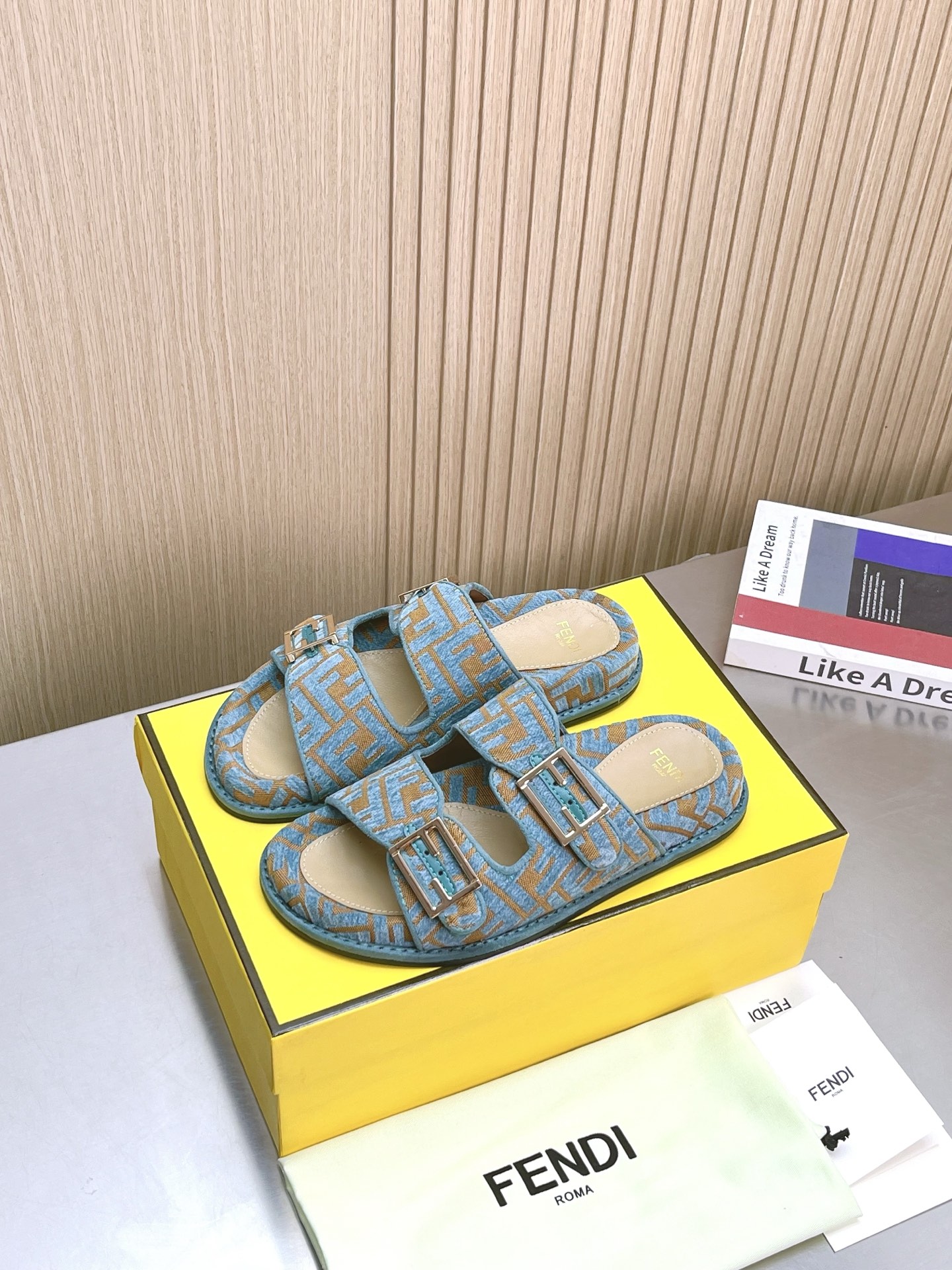 FENDI SLIDES