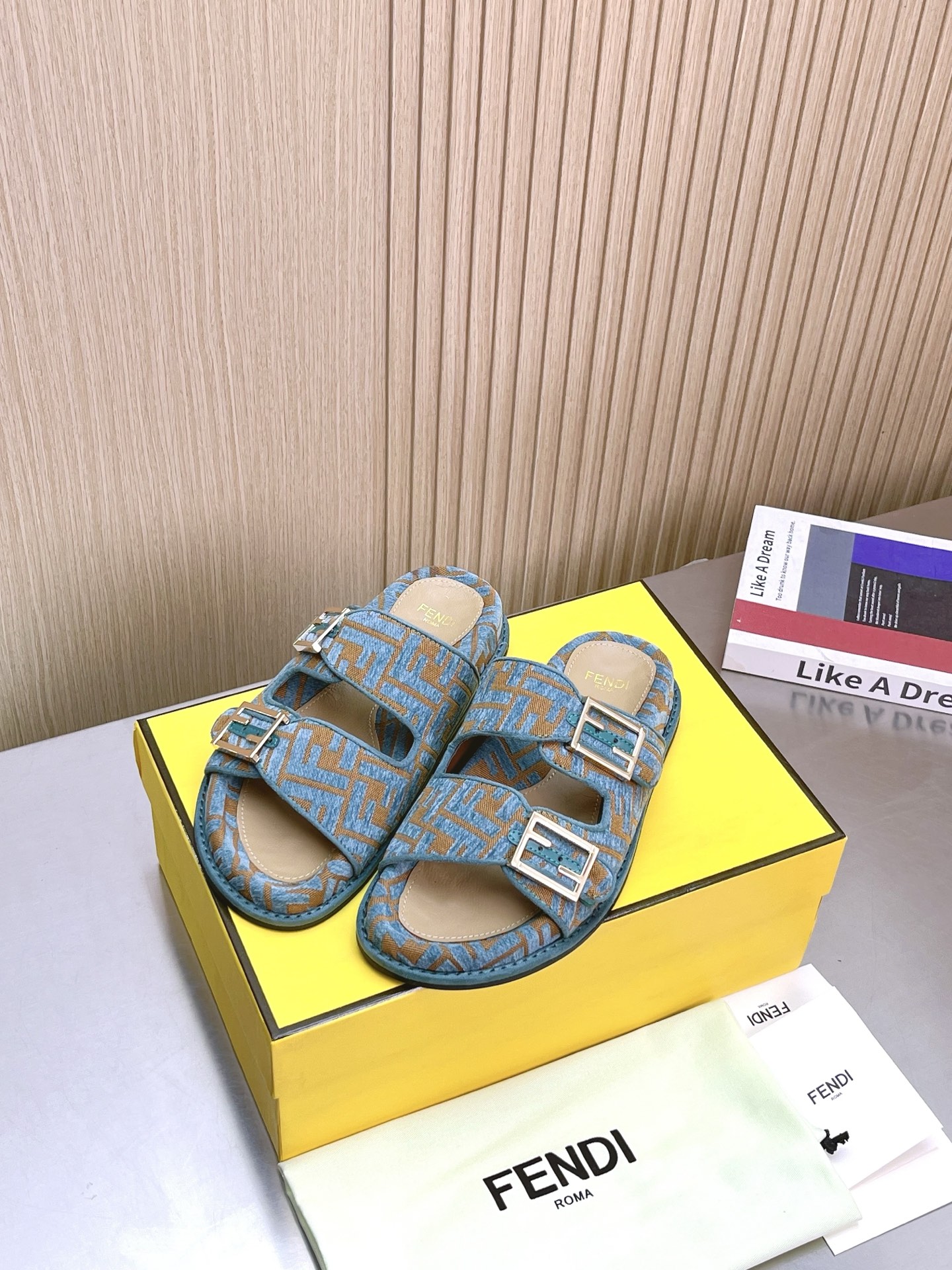 FENDI SLIDES