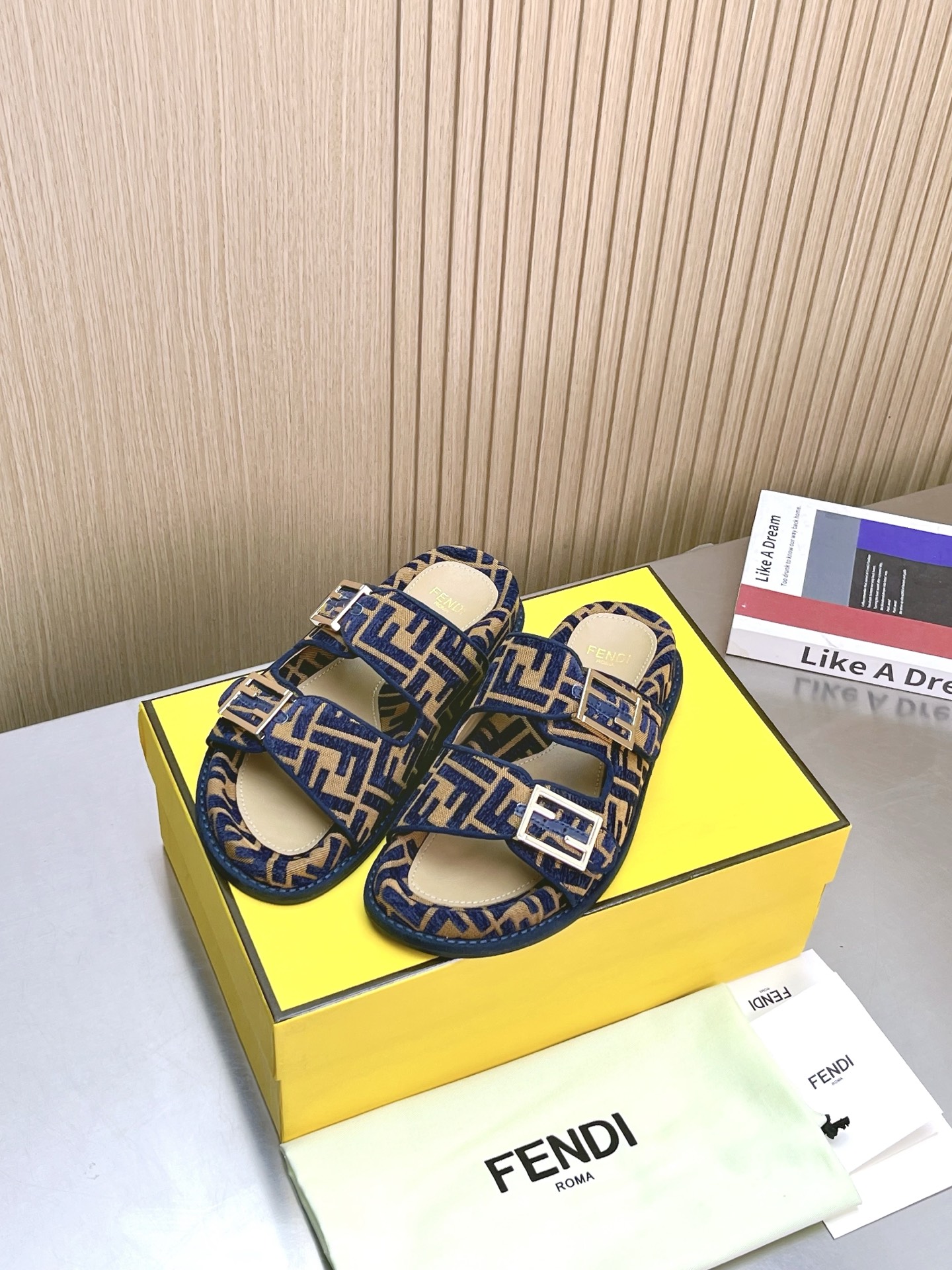 FENDI SLIDES