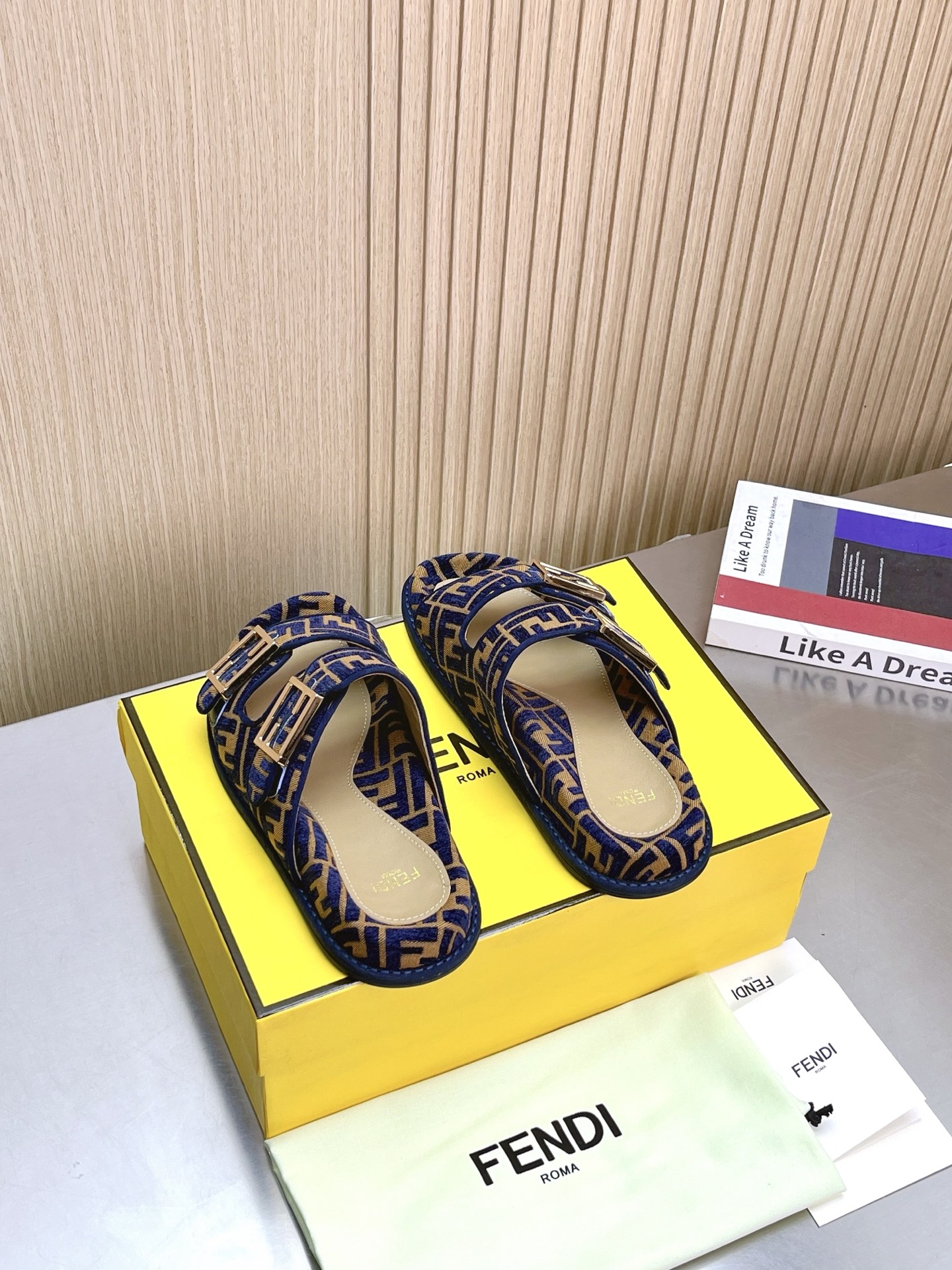 FENDI SLIDES