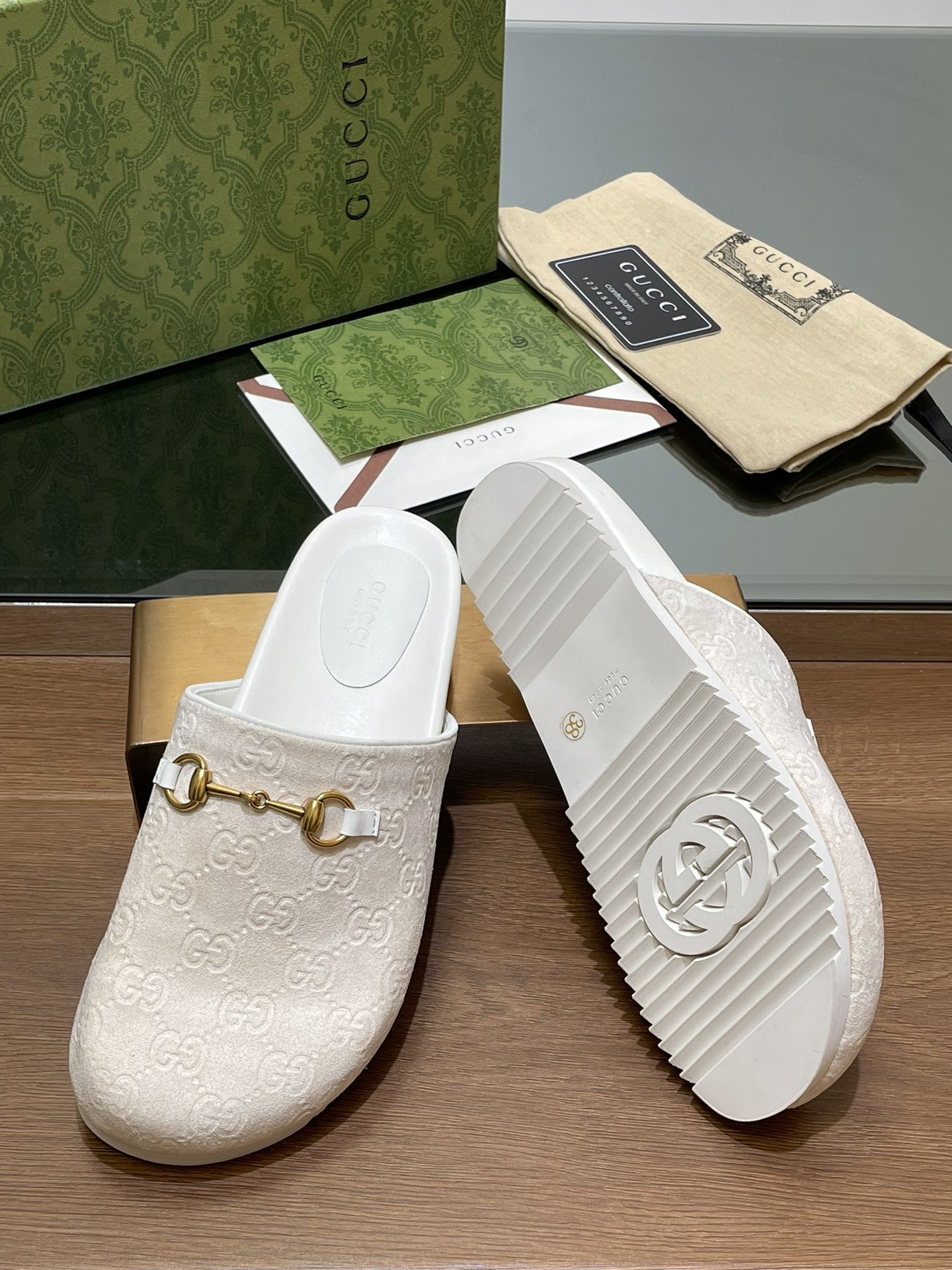 GUCCI 