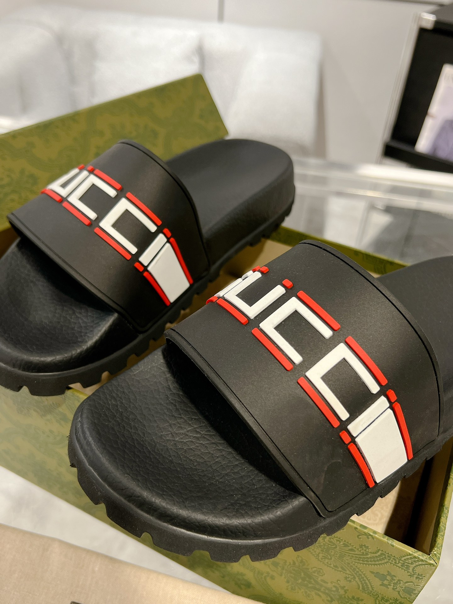 GUCCI 