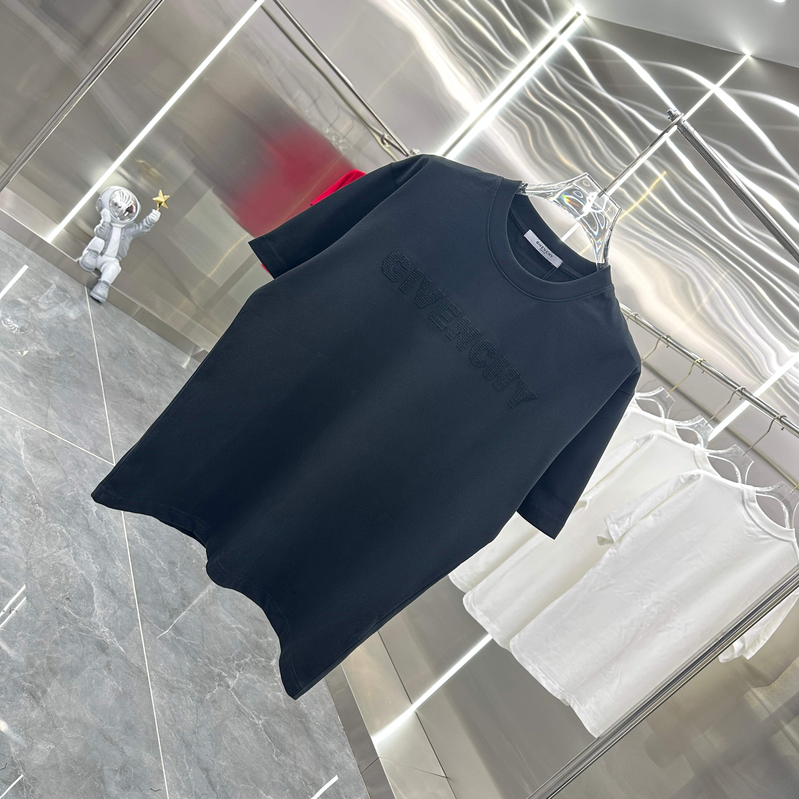 GIVENCHY T-SHIRT