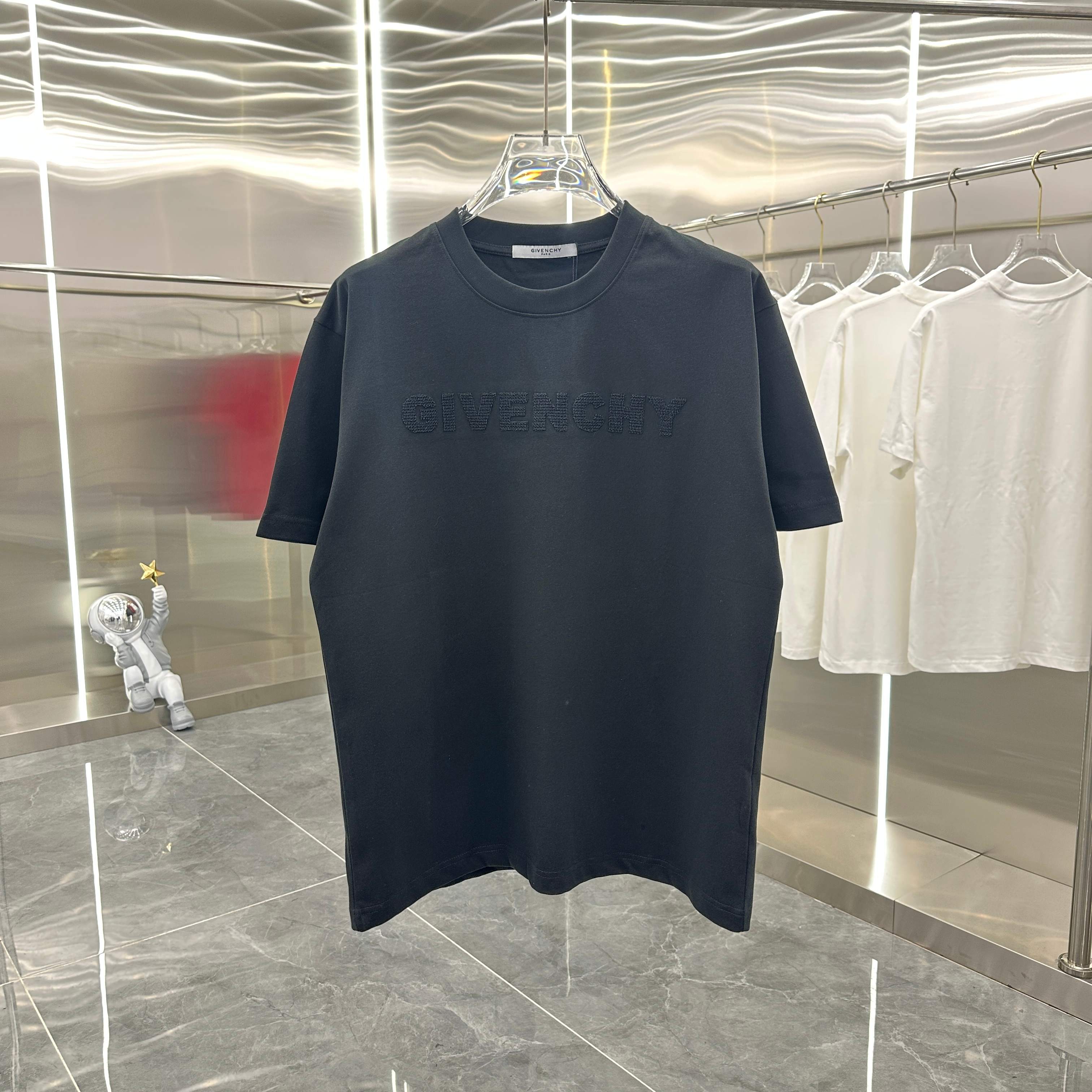 GIVENCHY T-SHIRT