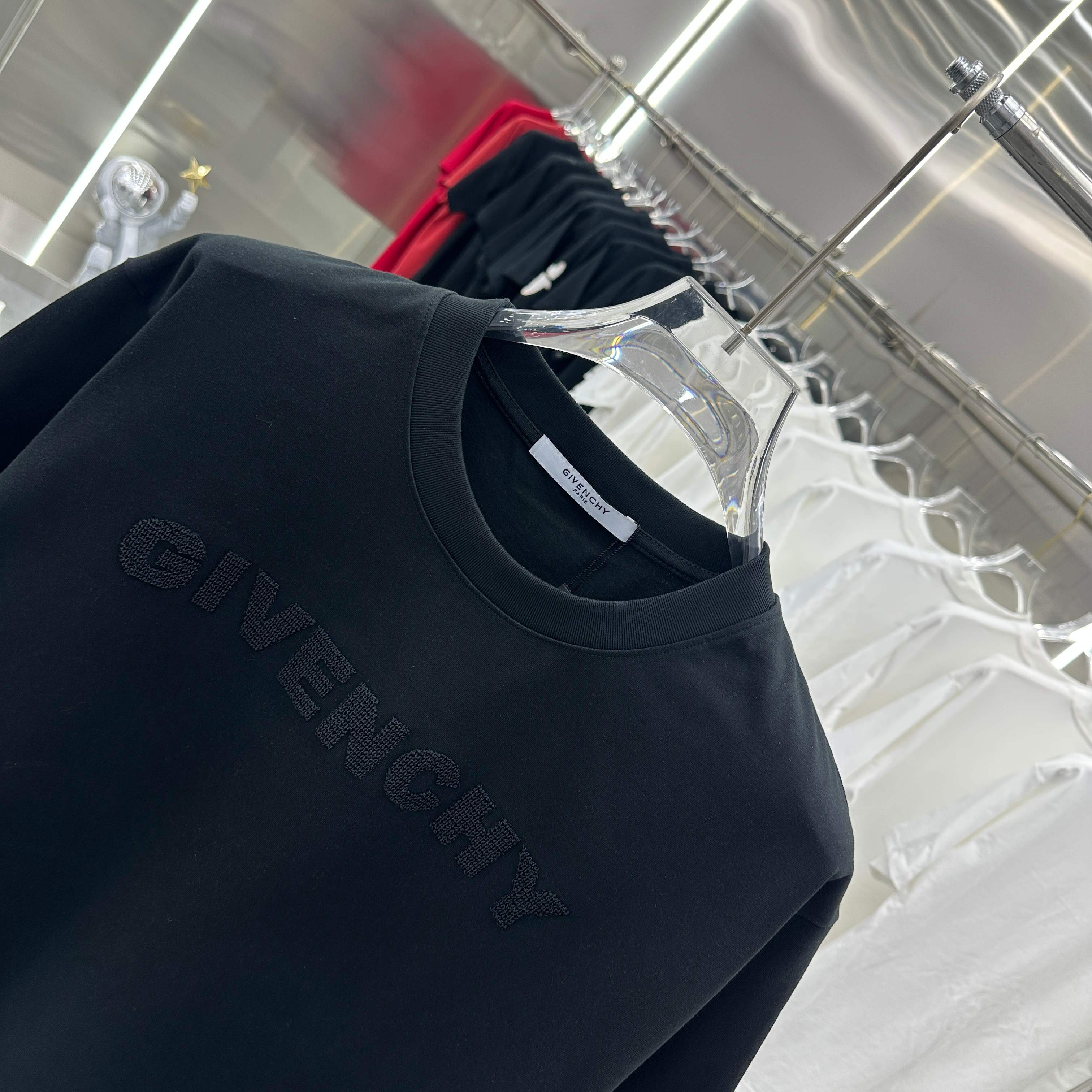 GIVENCHY T-SHIRT