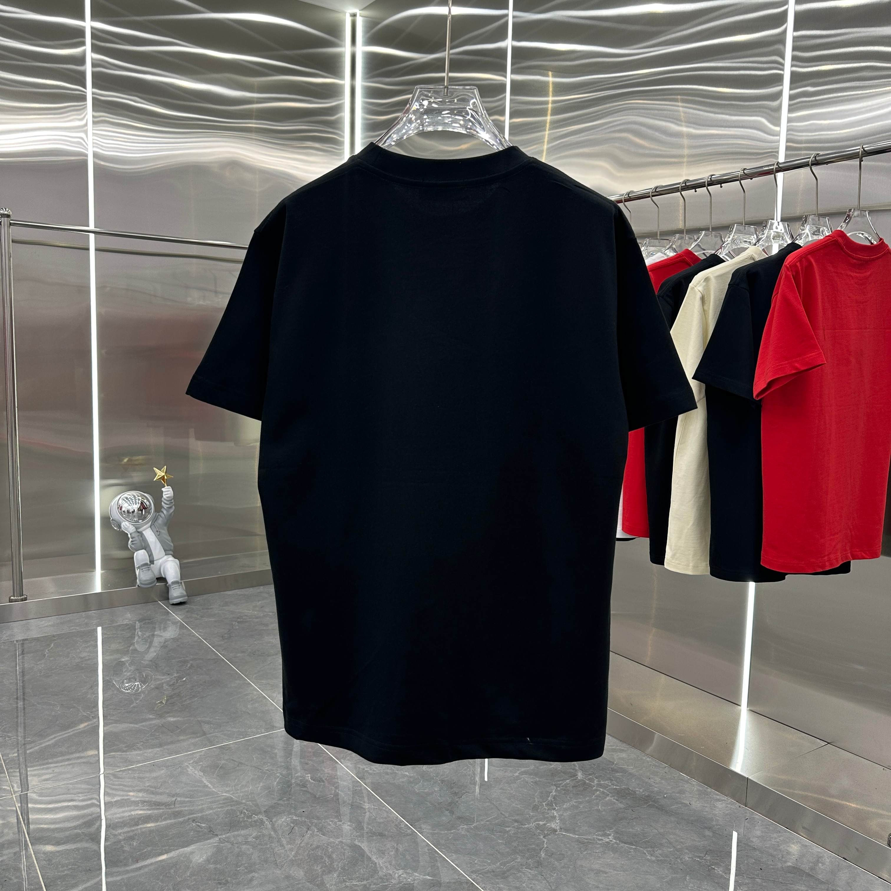 GIVENCHY T-SHIRT