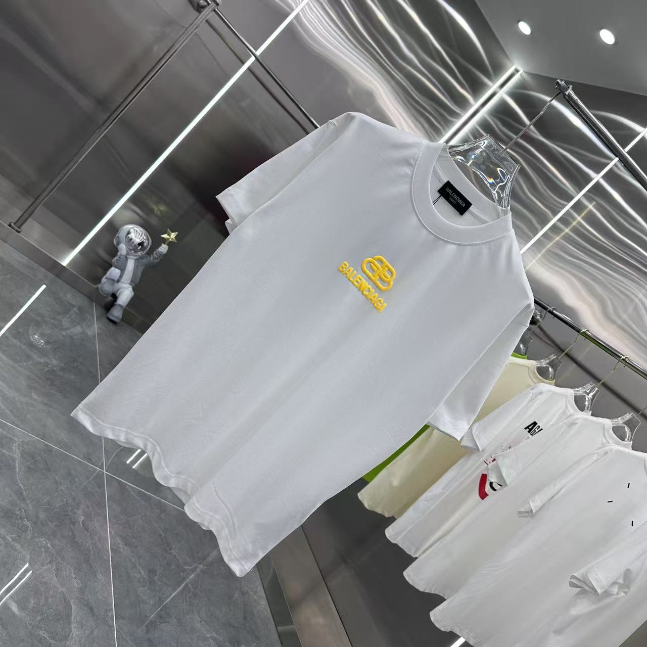 BALENCIAGA T-SHIRT